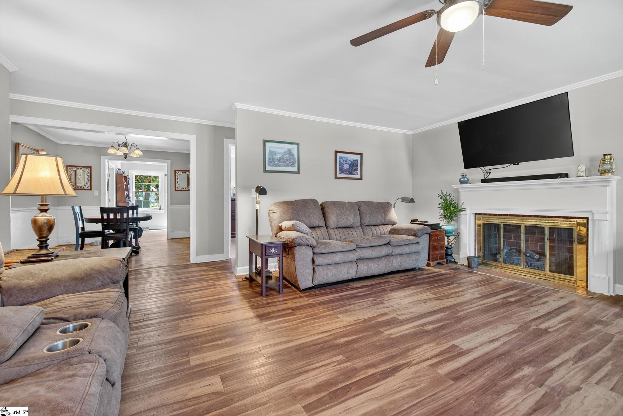 105 S Holland Street Clinton, SC 29325