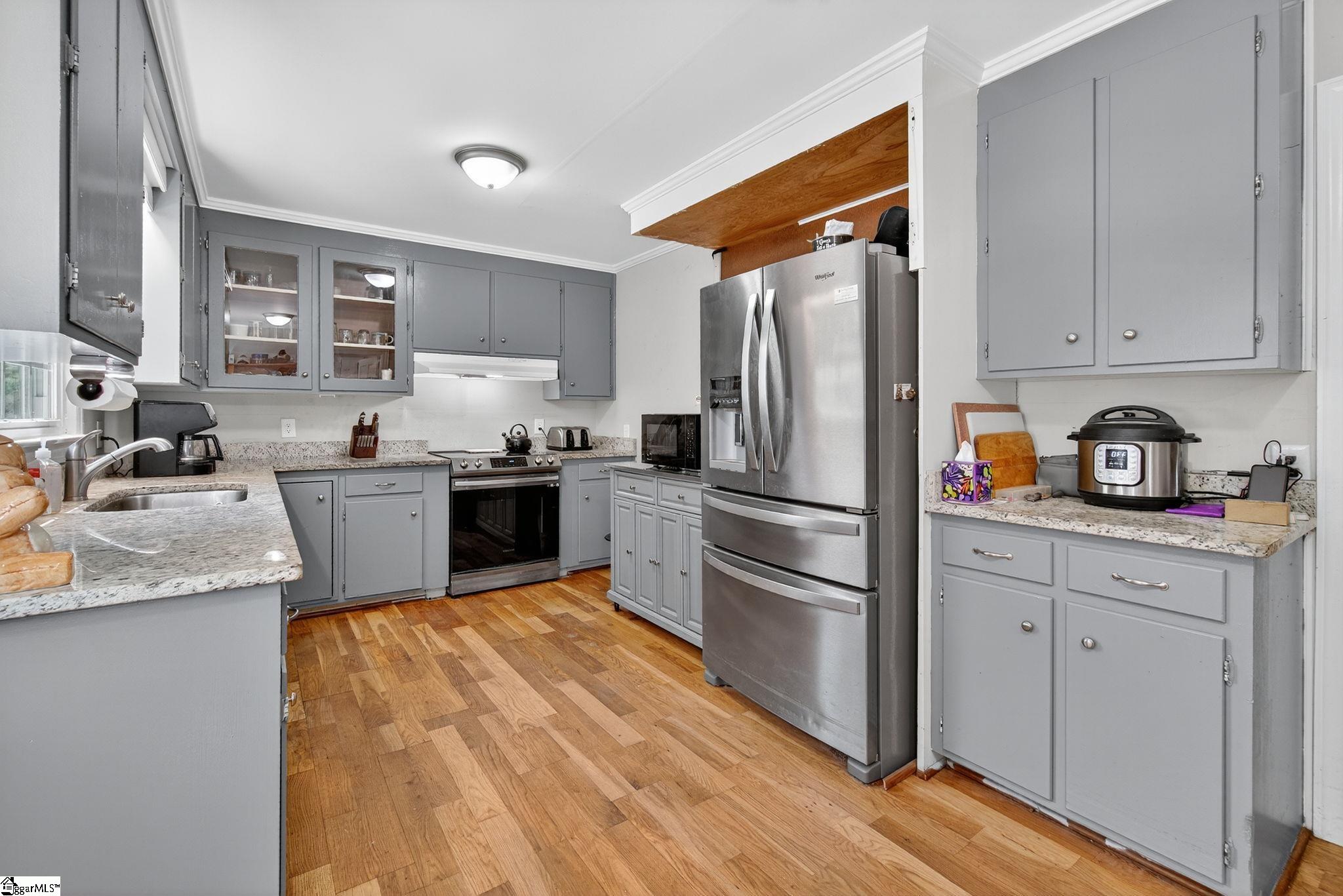 105 S Holland Street Clinton, SC 29325