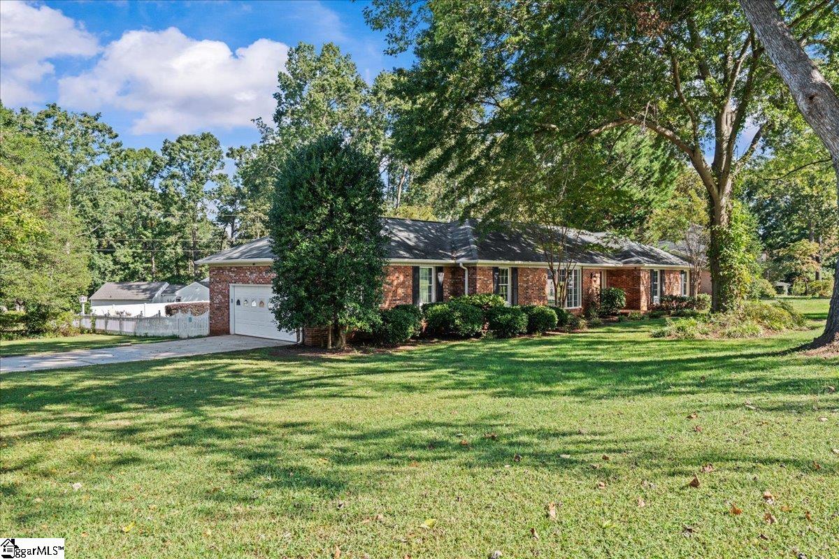 505 Cambridge Drive Spartanburg, SC 29301