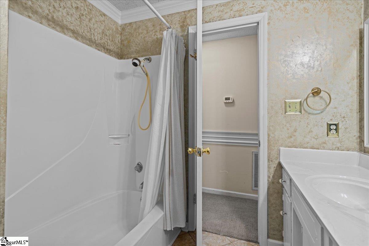 505 Cambridge Drive Spartanburg, SC 29301