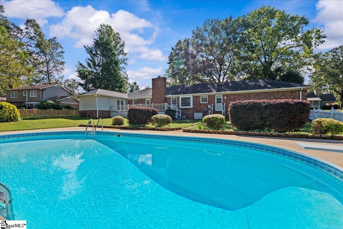 505 Cambridge Drive Spartanburg, SC 29301