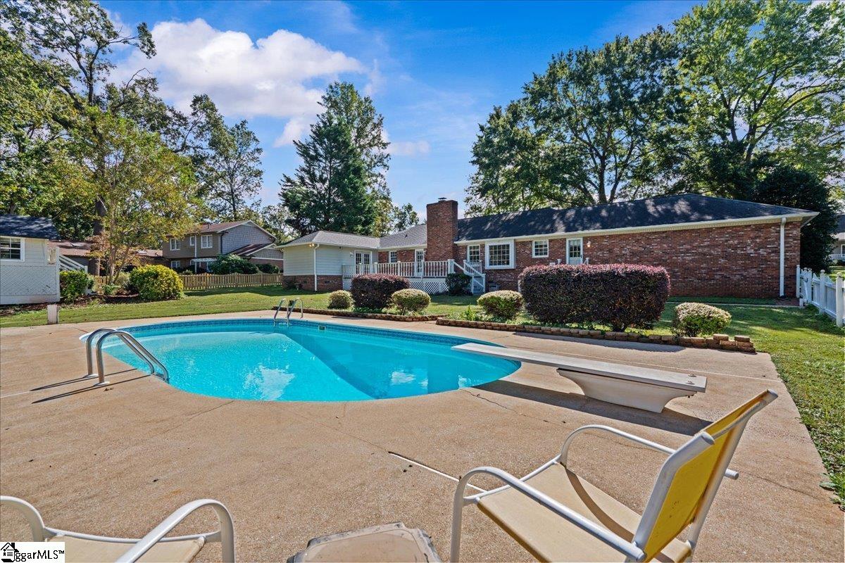 505 Cambridge Drive Spartanburg, SC 29301