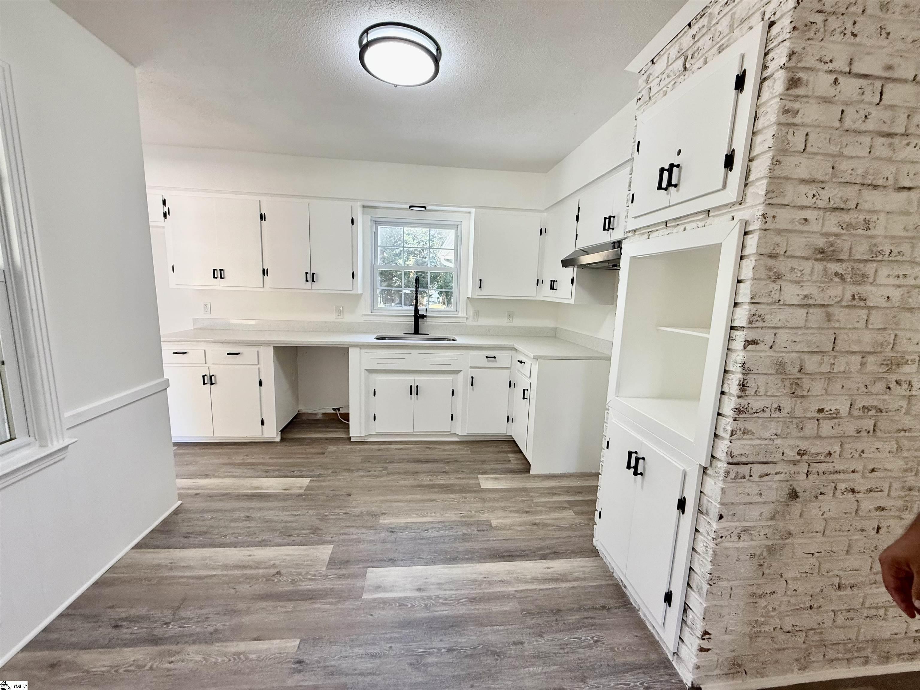 305 Weblin Street Spartanburg, SC 29306