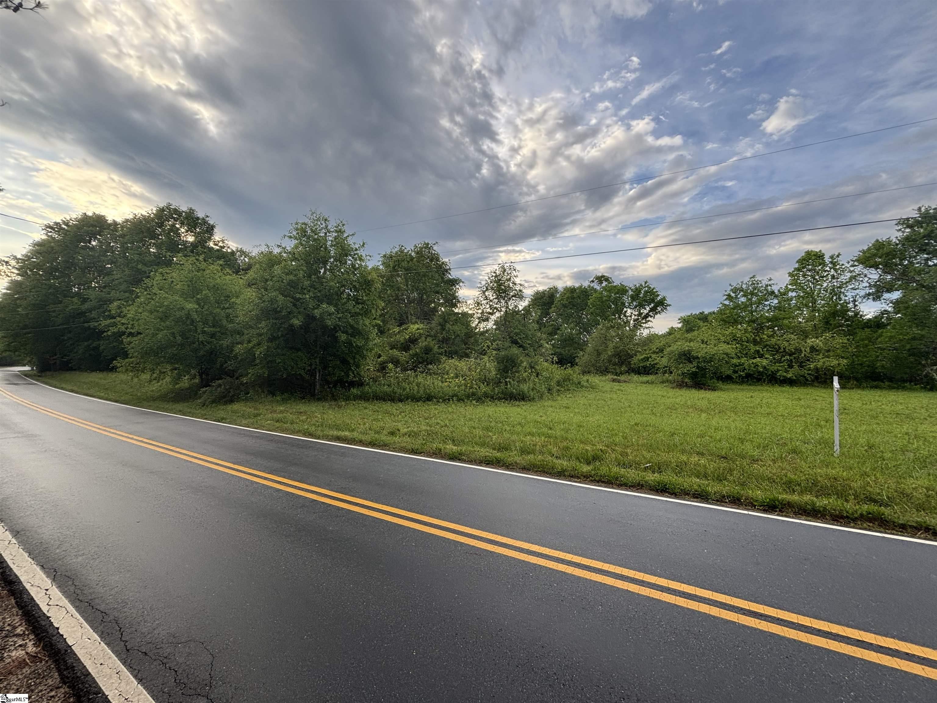 237 Places Drive Gray Court, SC 29645