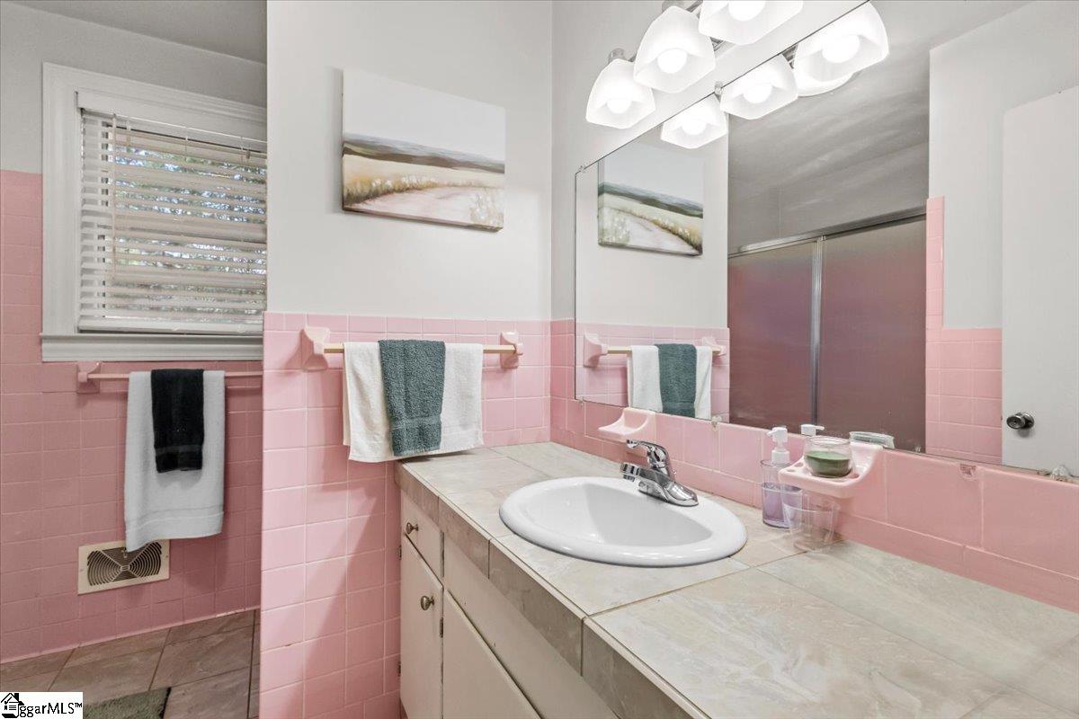 100 Sherwood Drive Laurens, SC 29360