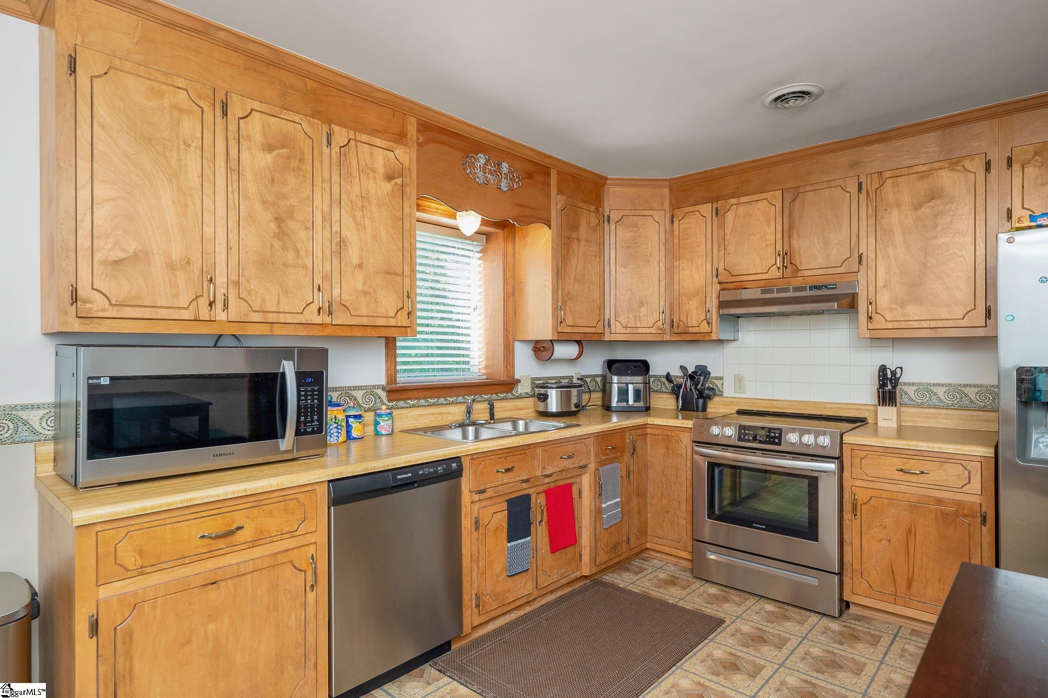 202 Mitchell Street Laurens, SC 29360
