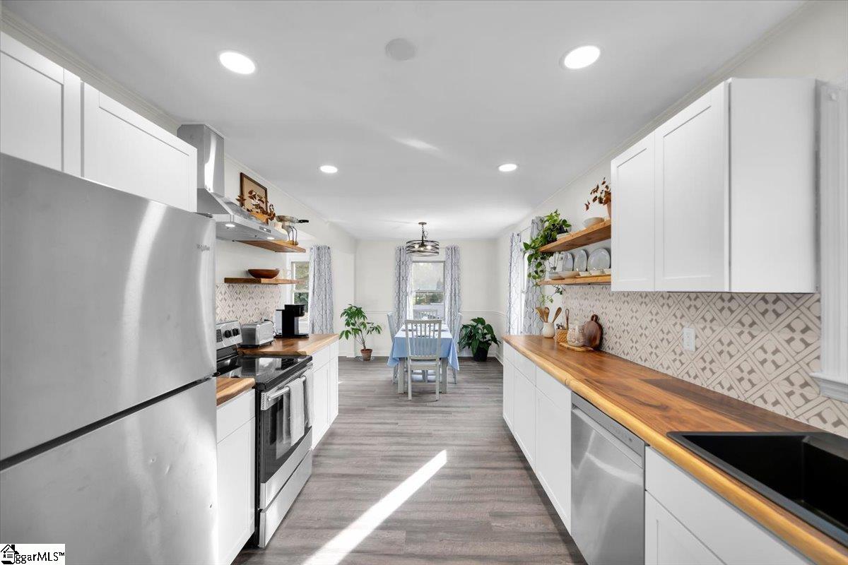 118 Oak Drive Greenville, SC 29611-5728