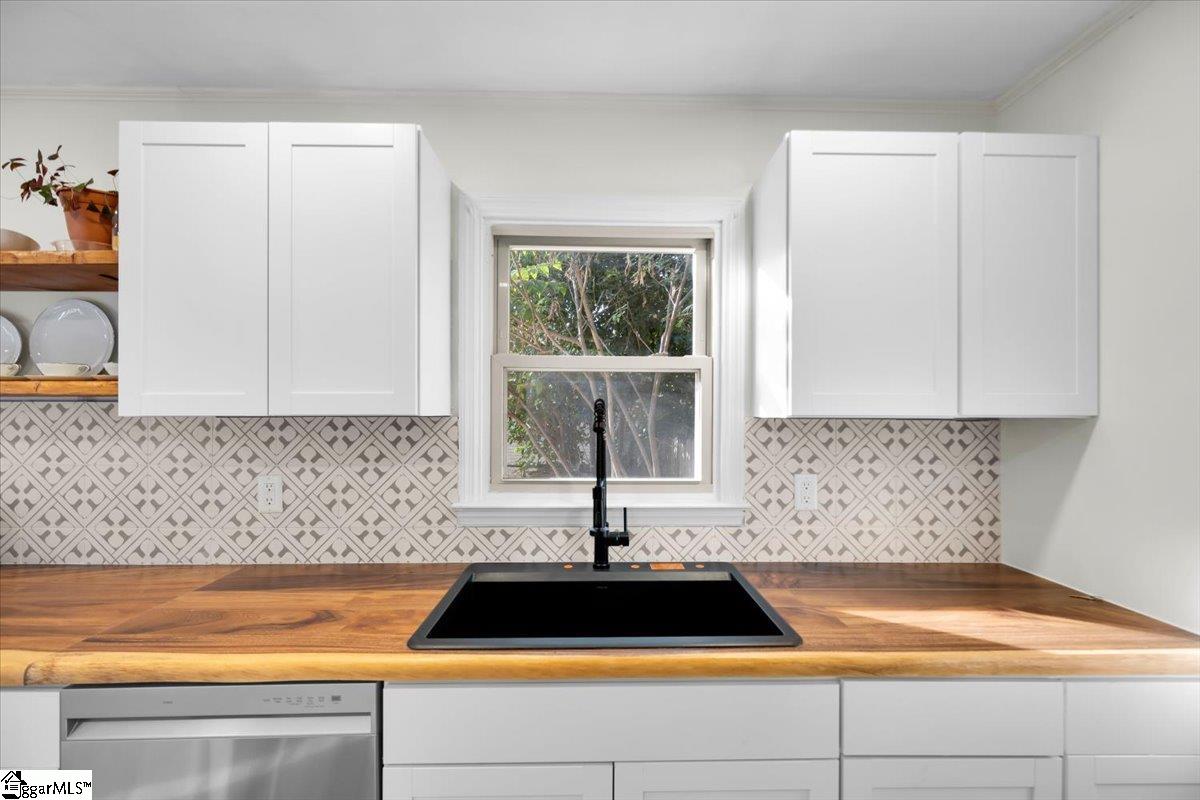 118 Oak Drive Greenville, SC 29611-5728