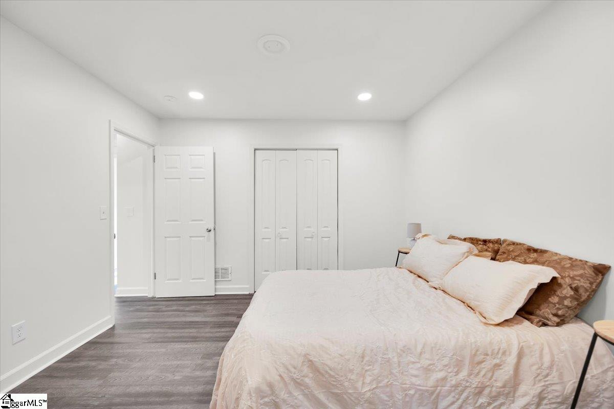 118 Oak Drive Greenville, SC 29611-5728