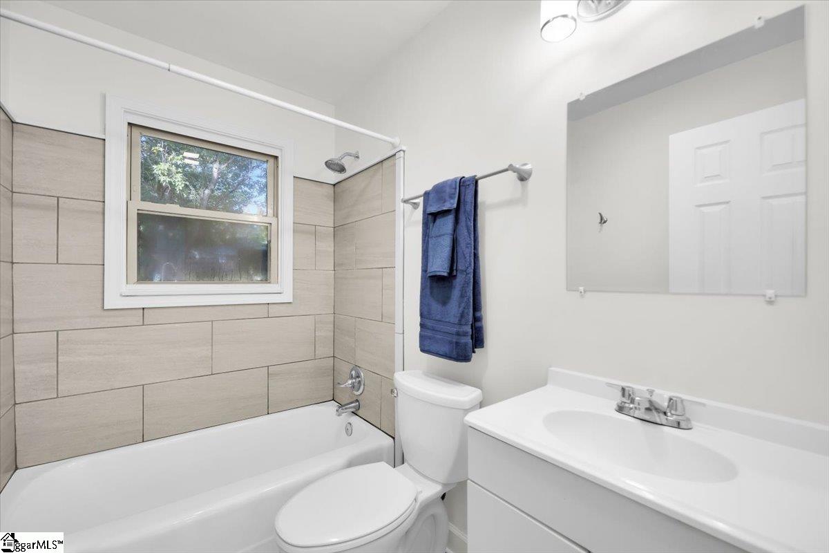 118 Oak Drive Greenville, SC 29611-5728