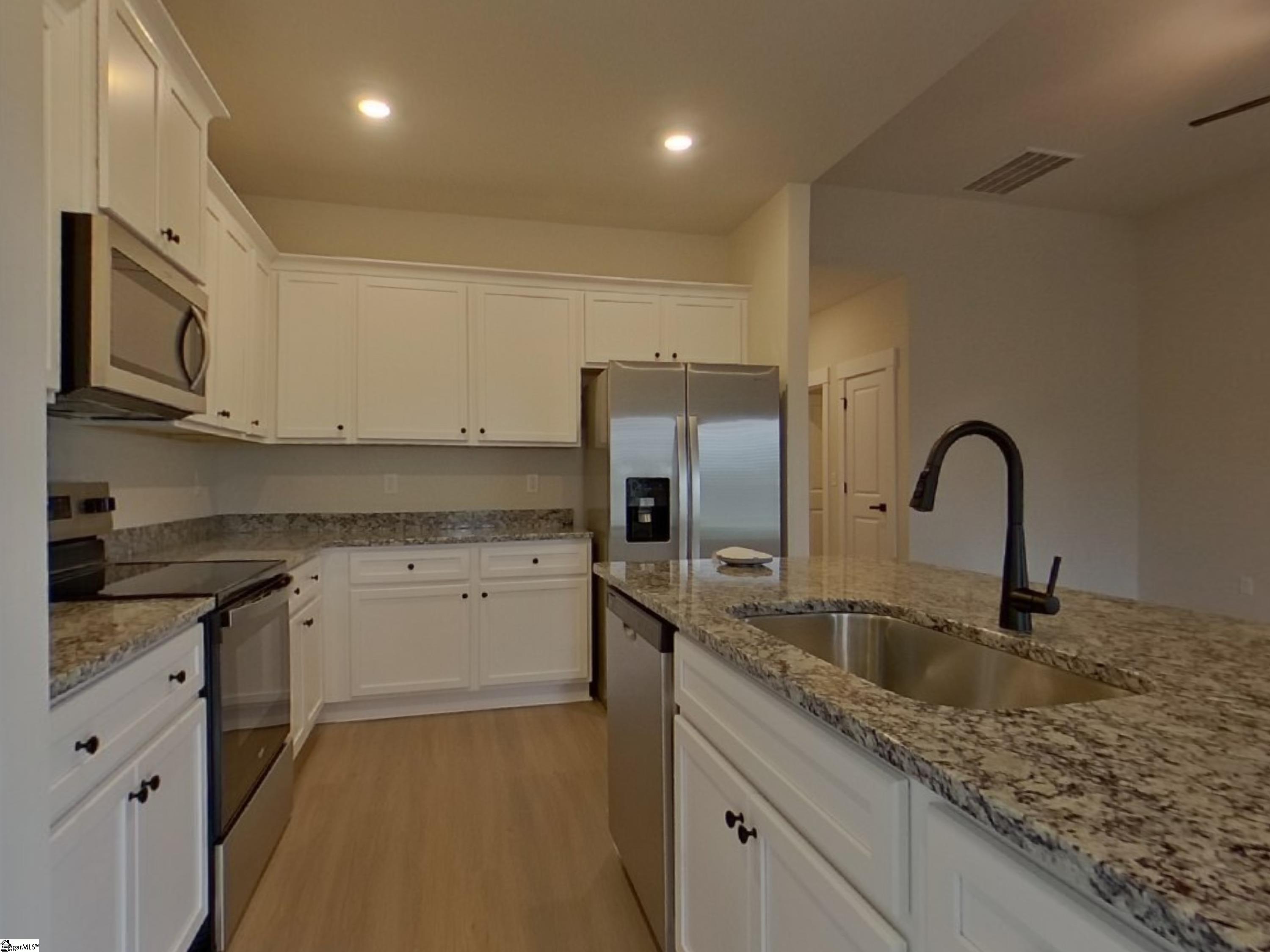 1213 Crested Iris Drive Moore, SC 29369
