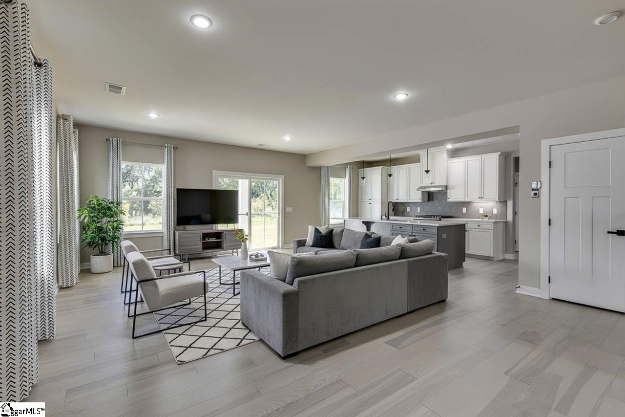 12 Dunroyal Road Fountain Inn, SC 29644