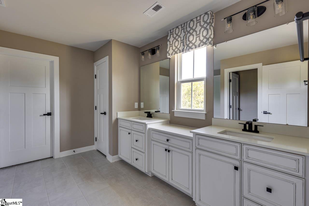 12 Dunroyal Road Fountain Inn, SC 29644