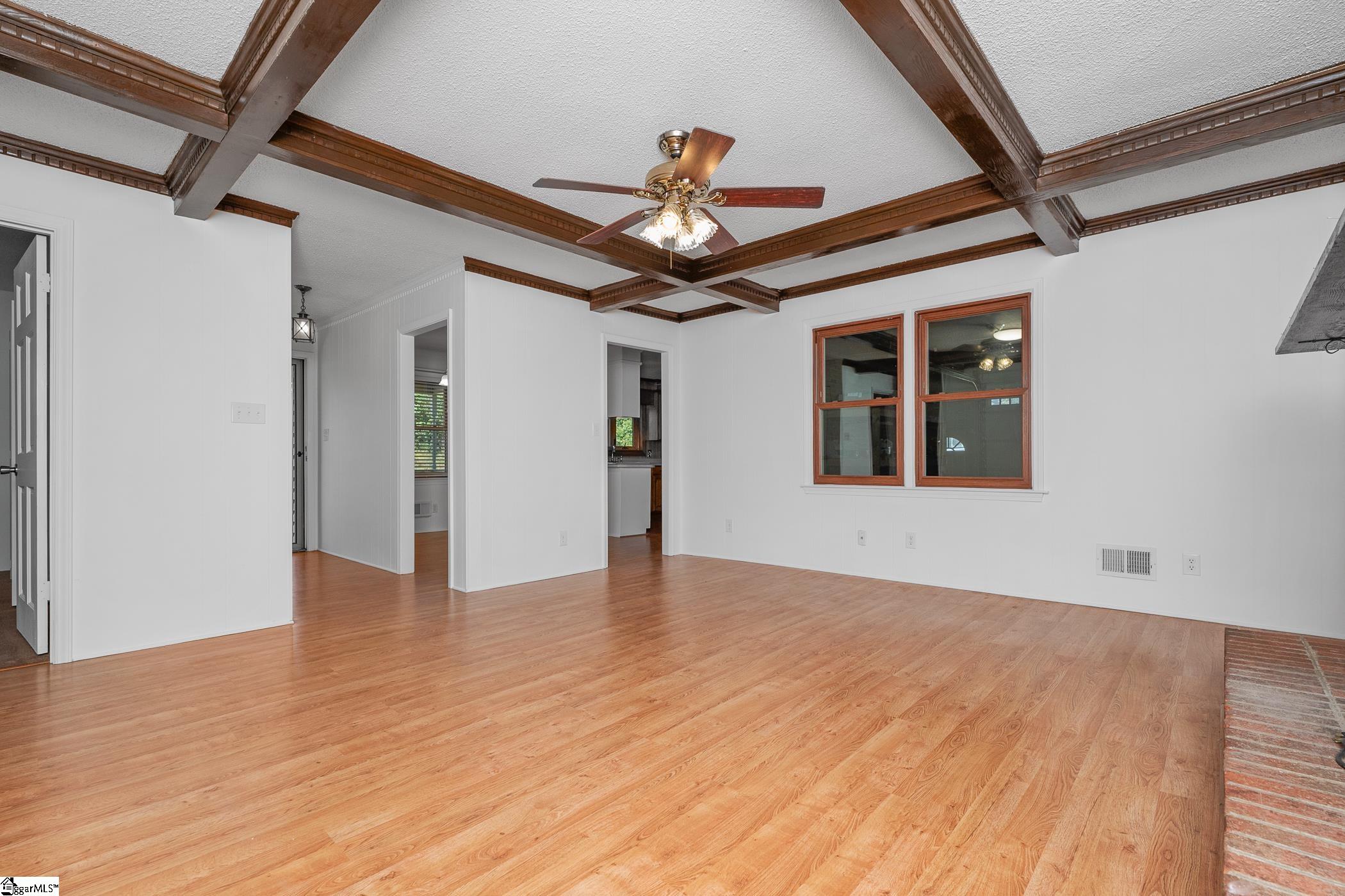 9305 Reidville Road Greer, SC 29651