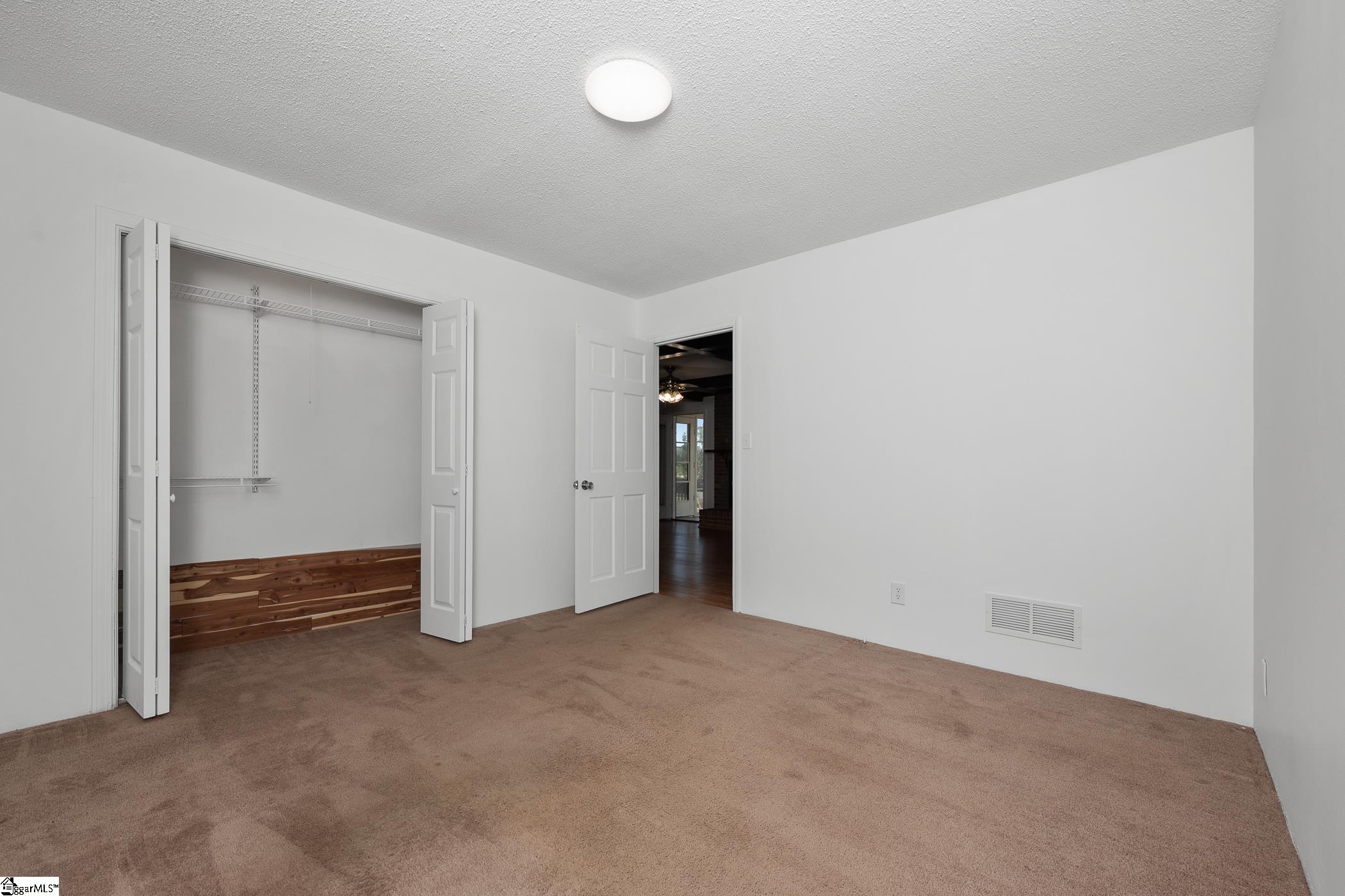 9305 Reidville Road Greer, SC 29651