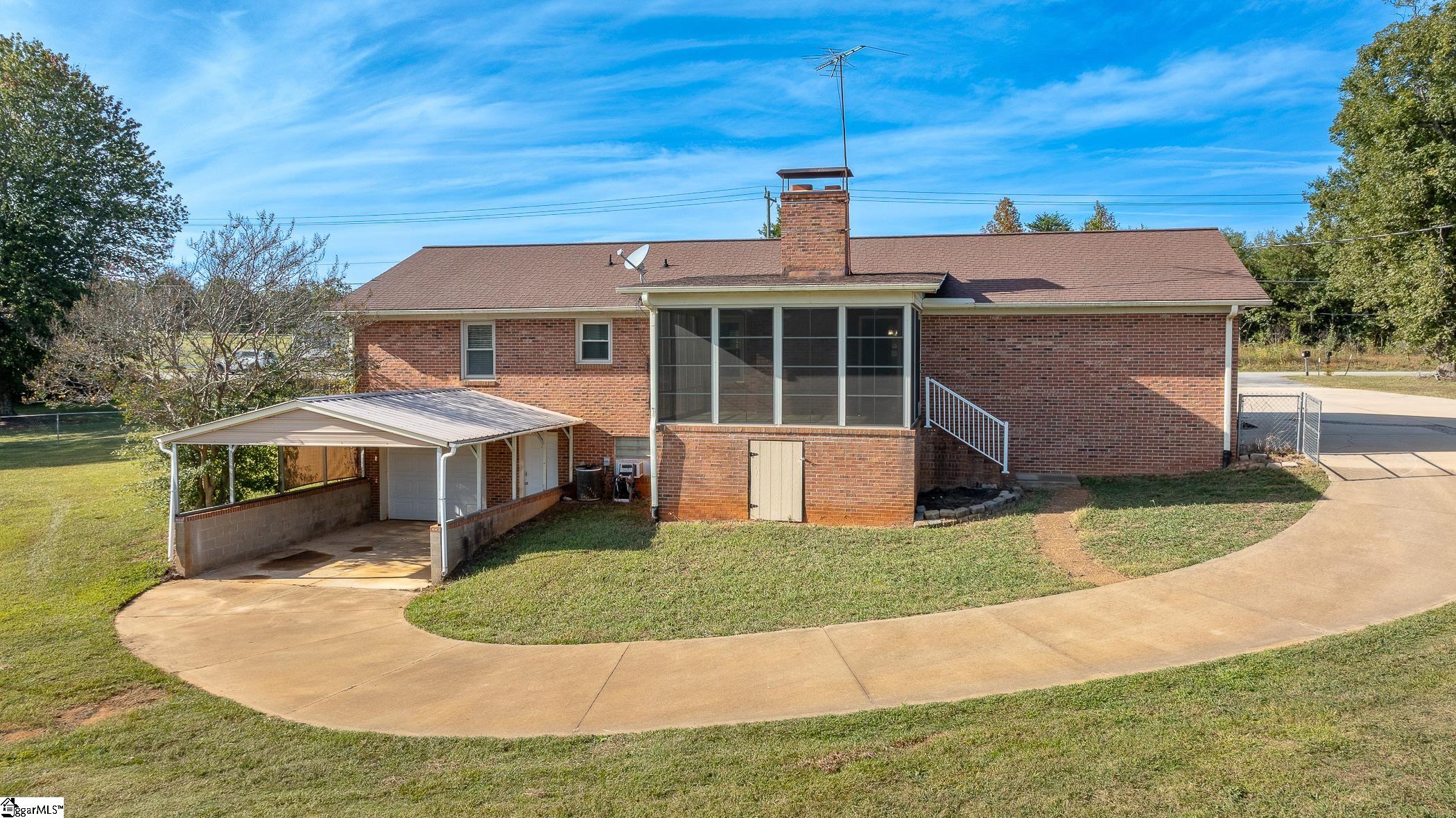 9305 Reidville Road Greer, SC 29651