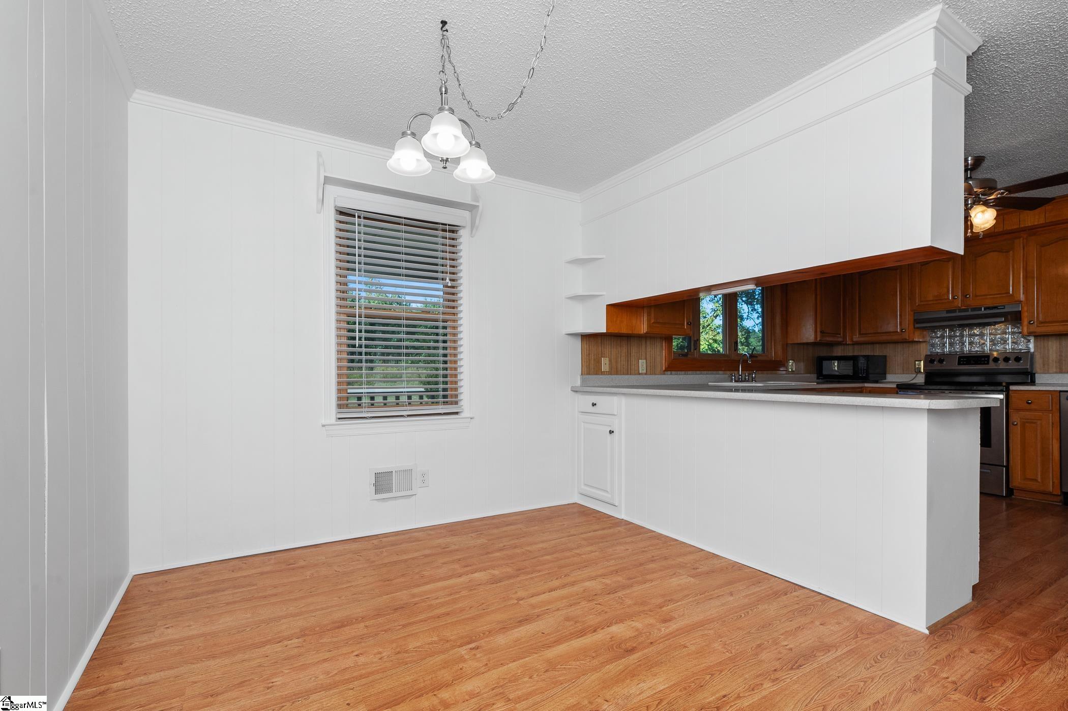 9305 Reidville Road Greer, SC 29651