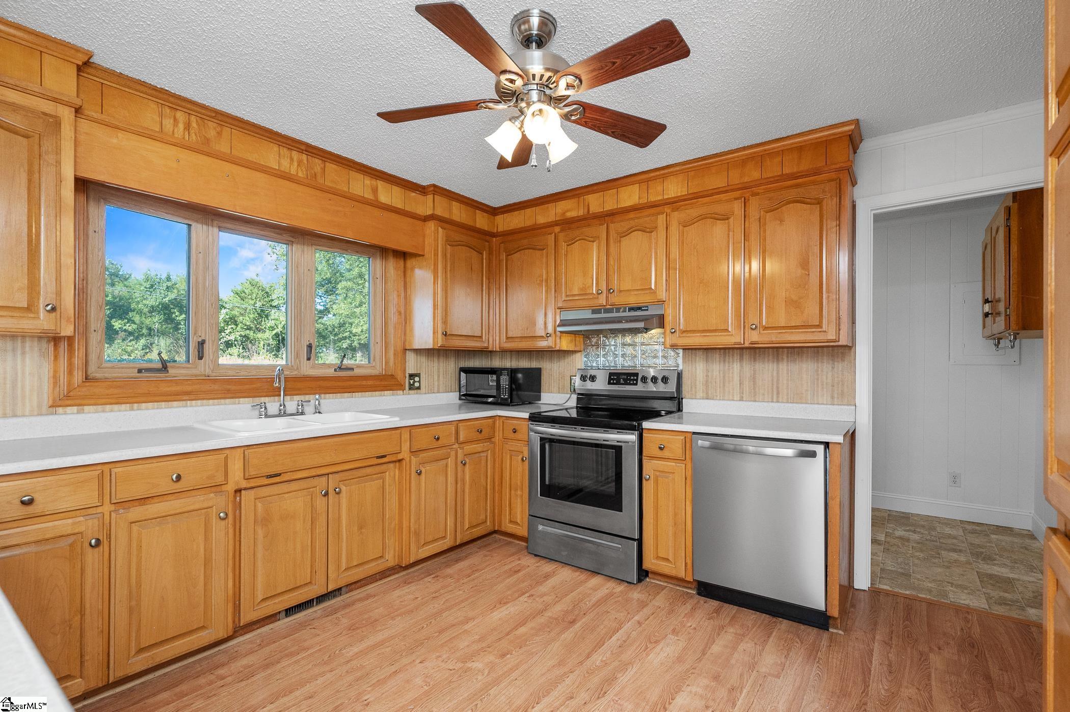 9305 Reidville Road Greer, SC 29651