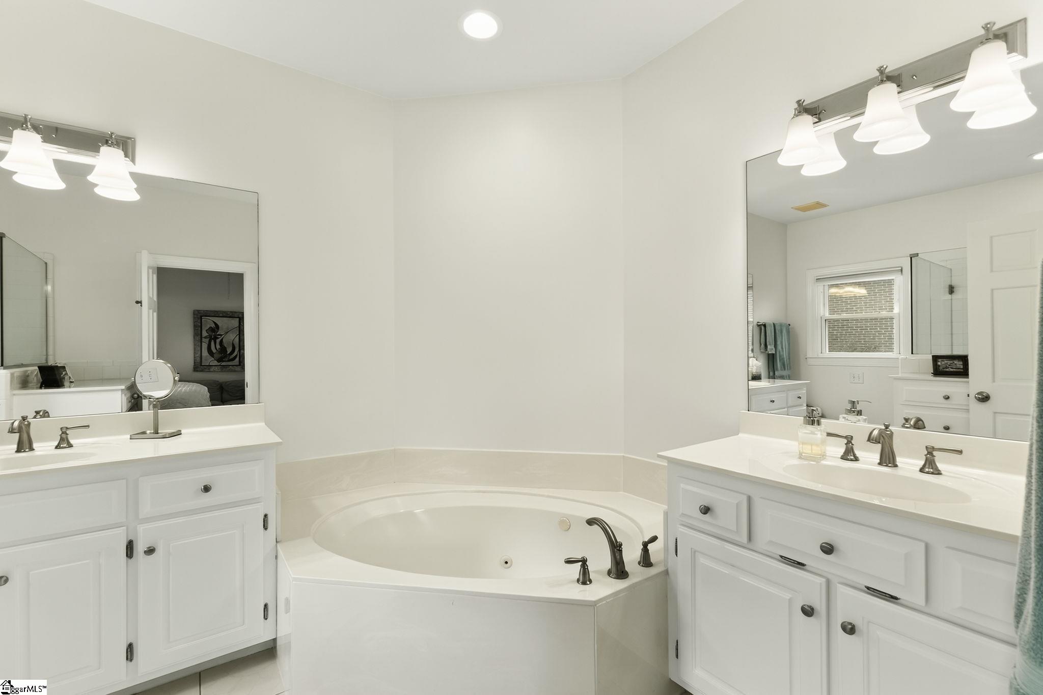 7 March Winds Court Greer, SC 29650