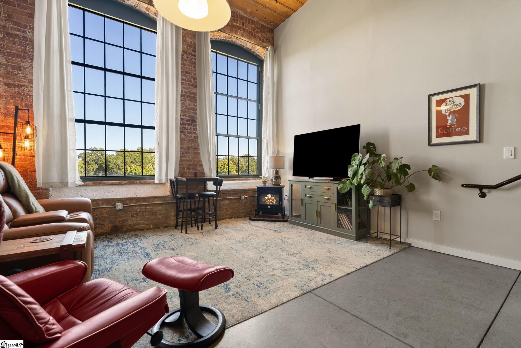 400 Mills Avenue UNIT Unit 408 Greenville, SC 29605