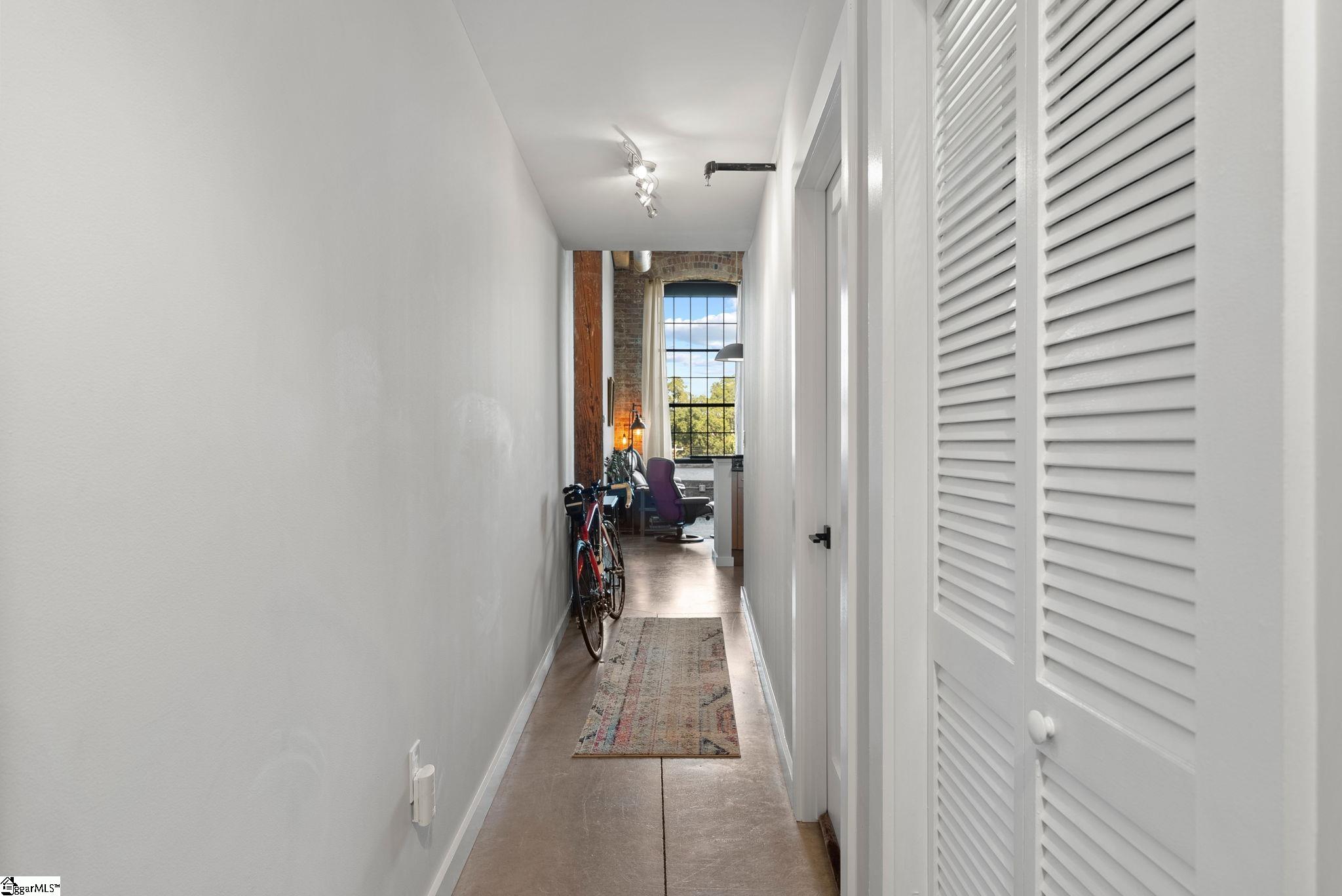 400 Mills Avenue UNIT Unit 408 Greenville, SC 29605