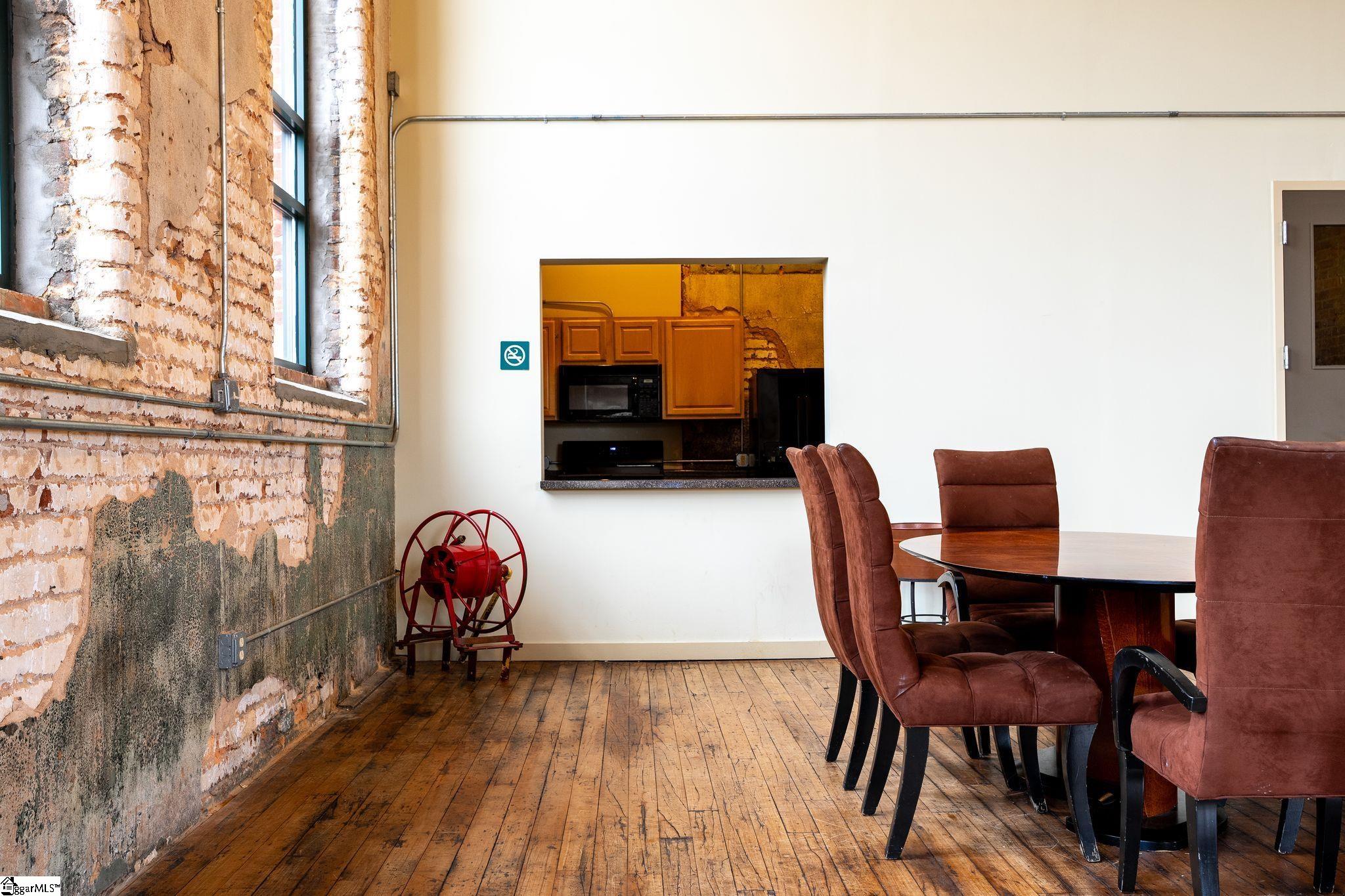 400 Mills Avenue UNIT Unit 408 Greenville, SC 29605