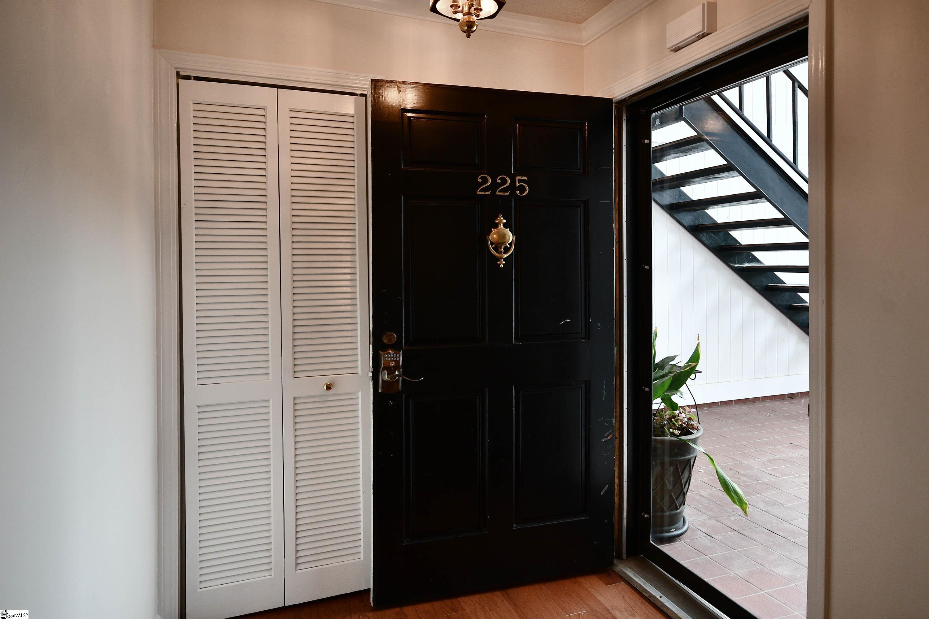 925 Cleveland Street UNIT Unit 225 Greenville, SC 29601