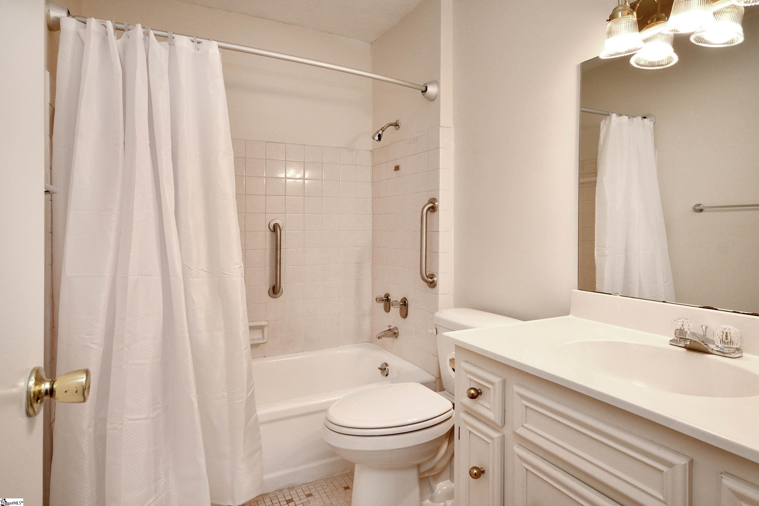 925 Cleveland Street UNIT Unit 225 Greenville, SC 29601