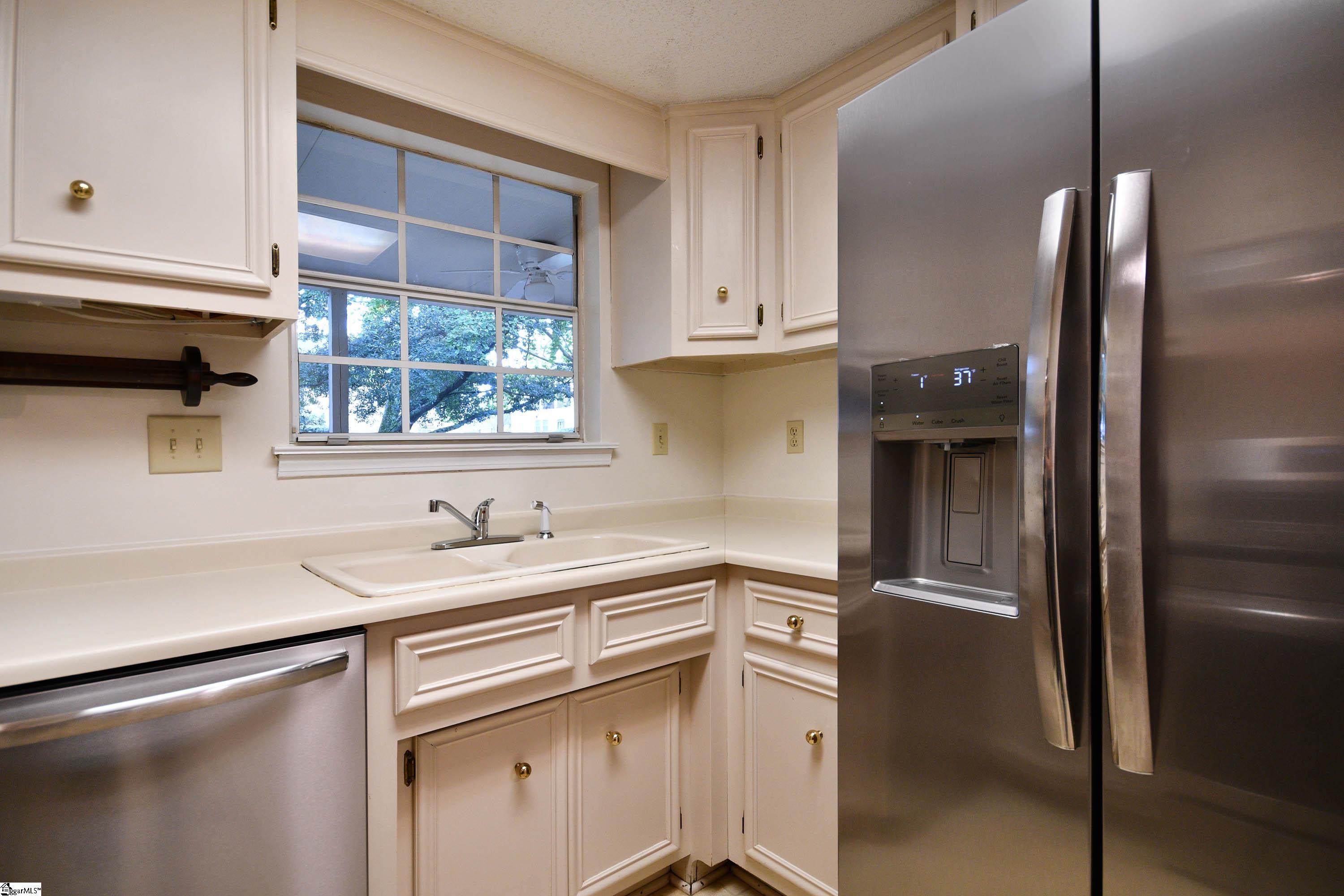 925 Cleveland Street UNIT Unit 225 Greenville, SC 29601