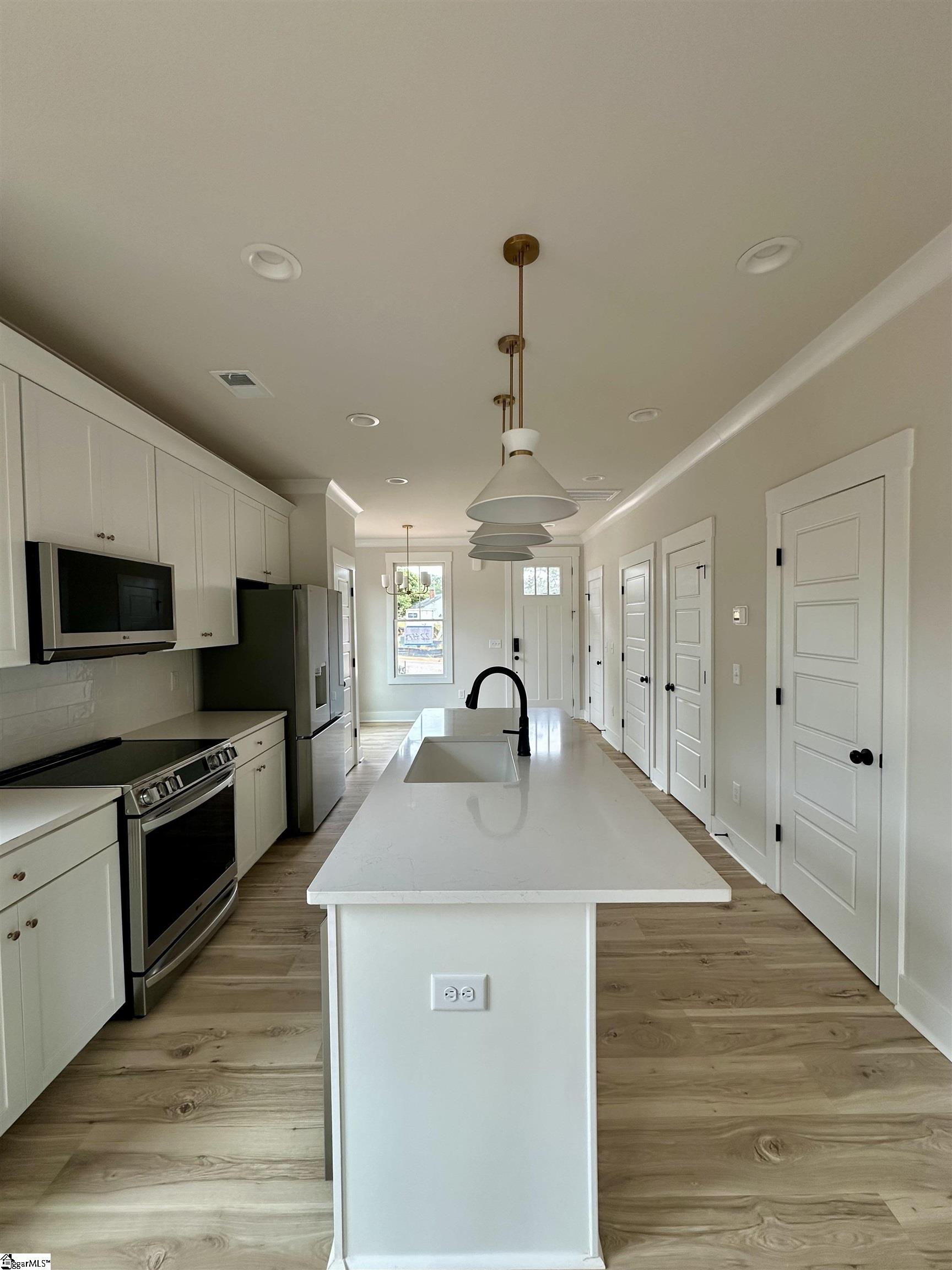 9 Hawthorne Lane UNIT Unit 104 Greenville, SC 29605