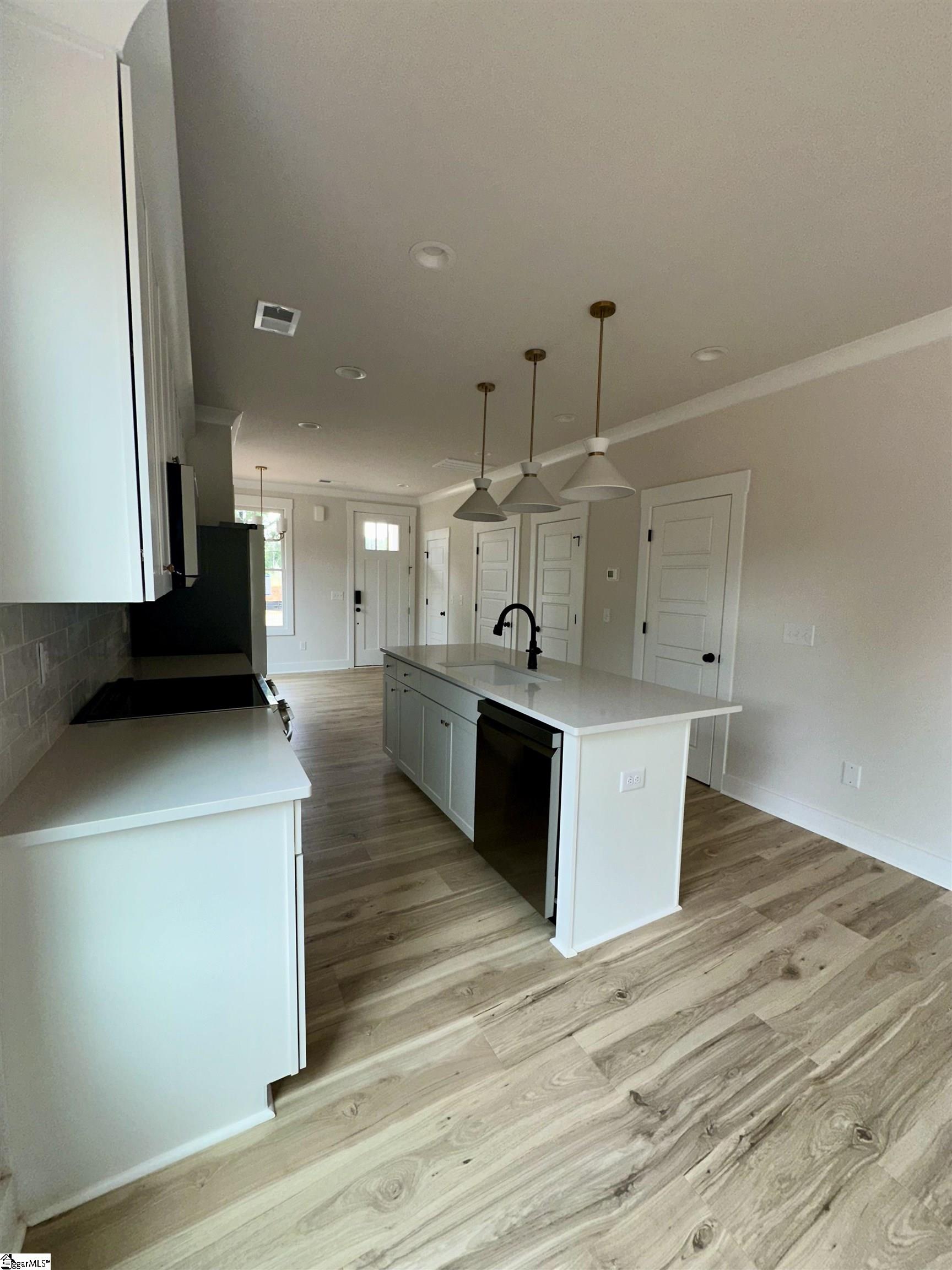 9 Hawthorne Lane UNIT Unit 104 Greenville, SC 29605
