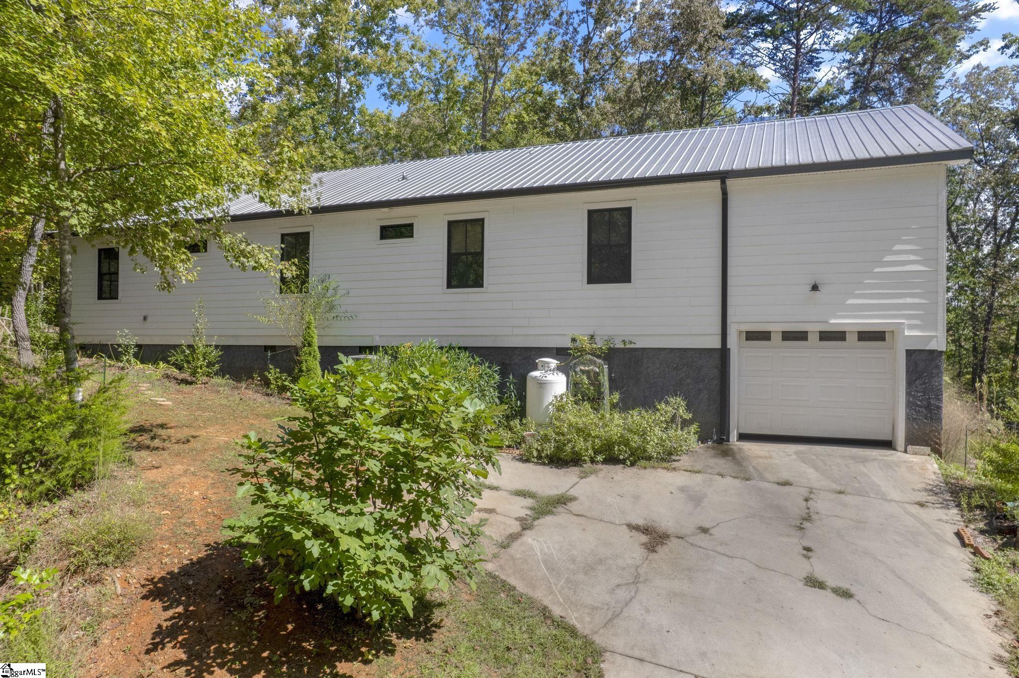527 Doe Run Pickens, SC 29671