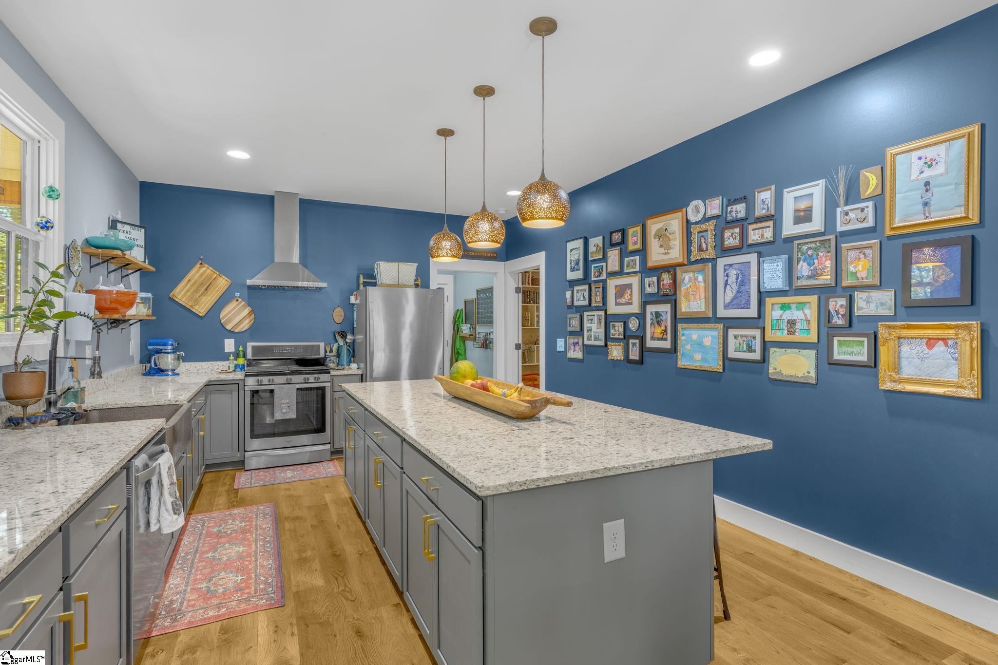527 Doe Run Pickens, SC 29671