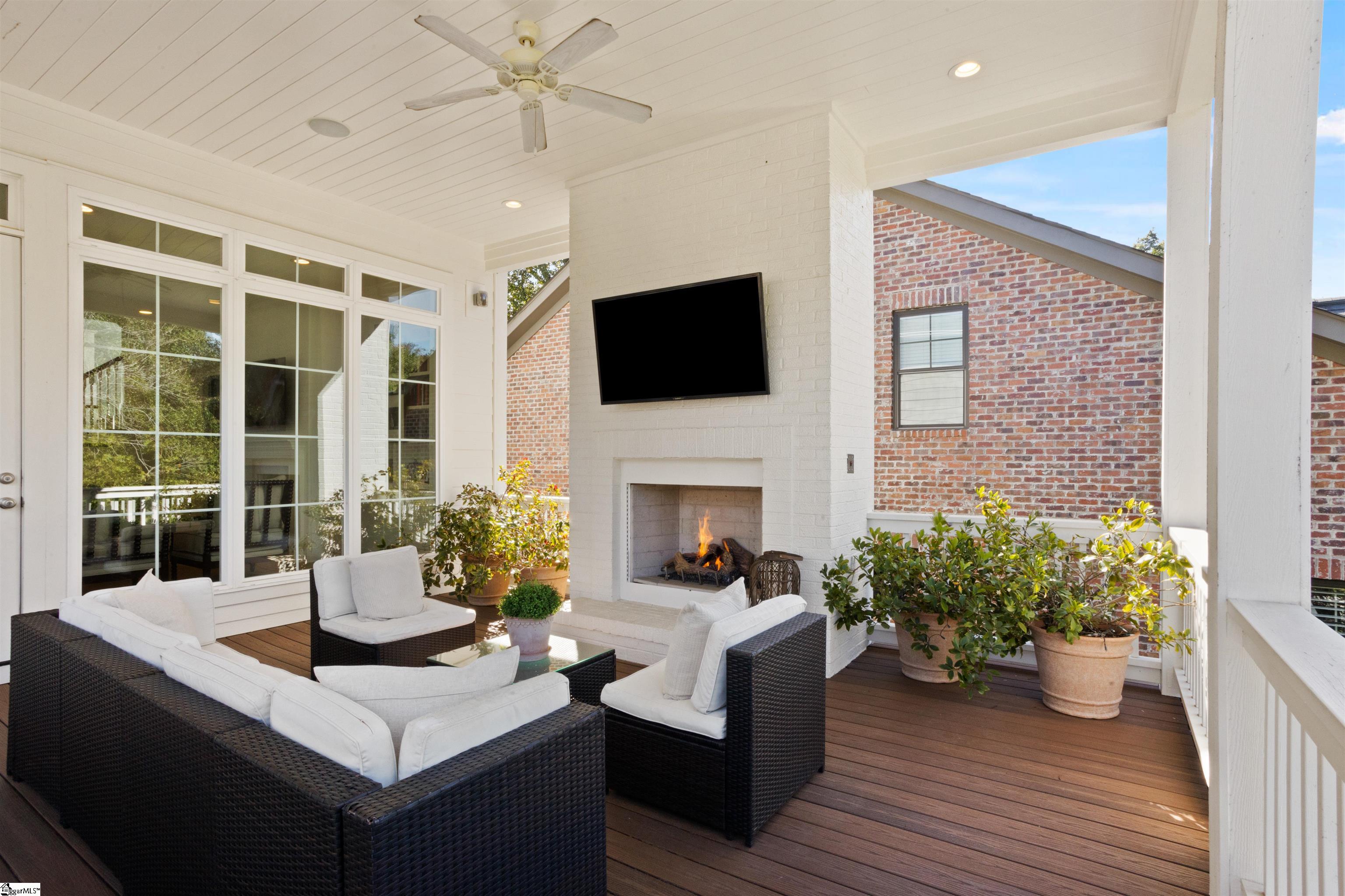 29 Westview Avenue Greenville, SC 29609
