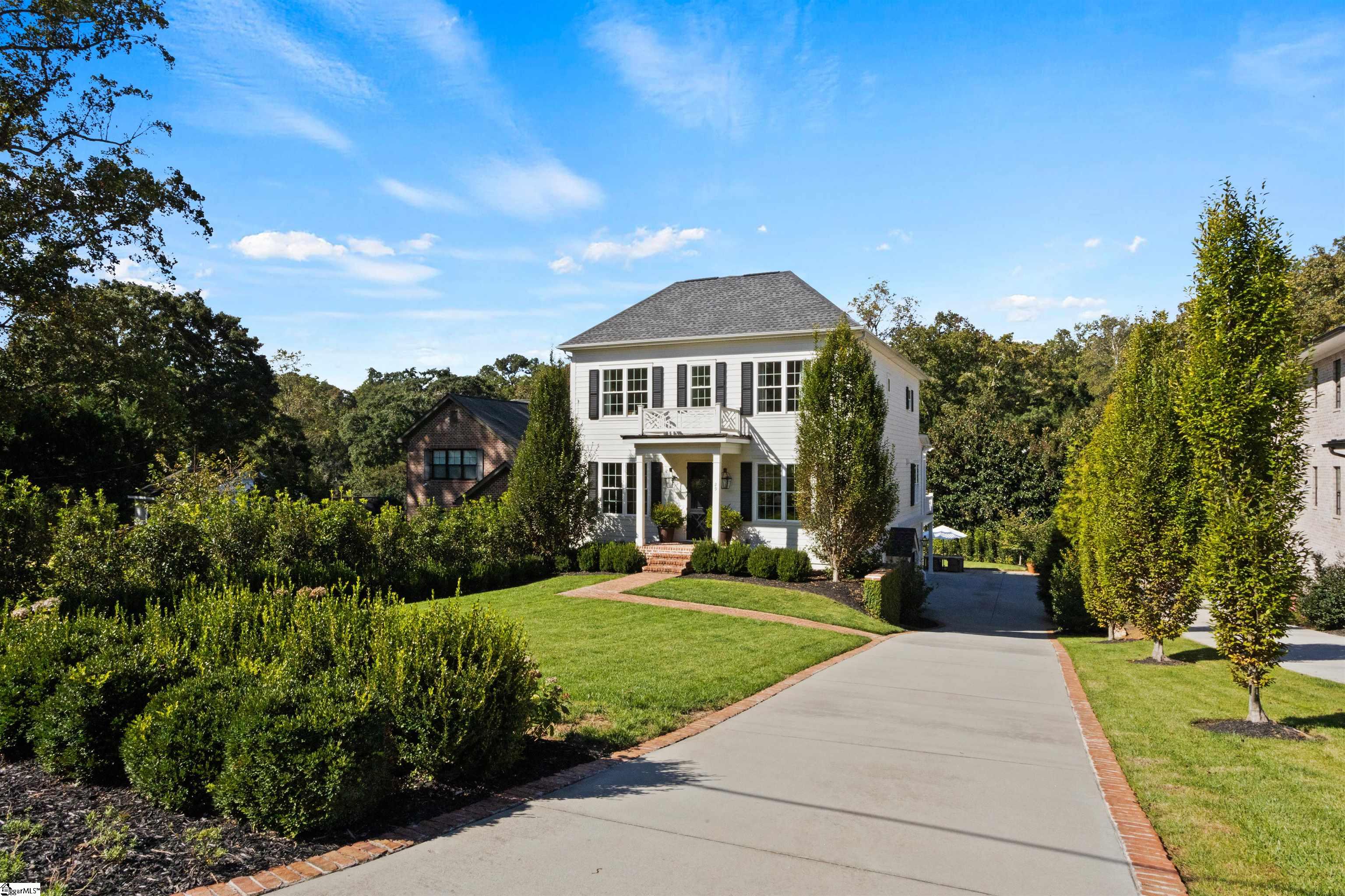 29 Westview Avenue Greenville, SC 29609