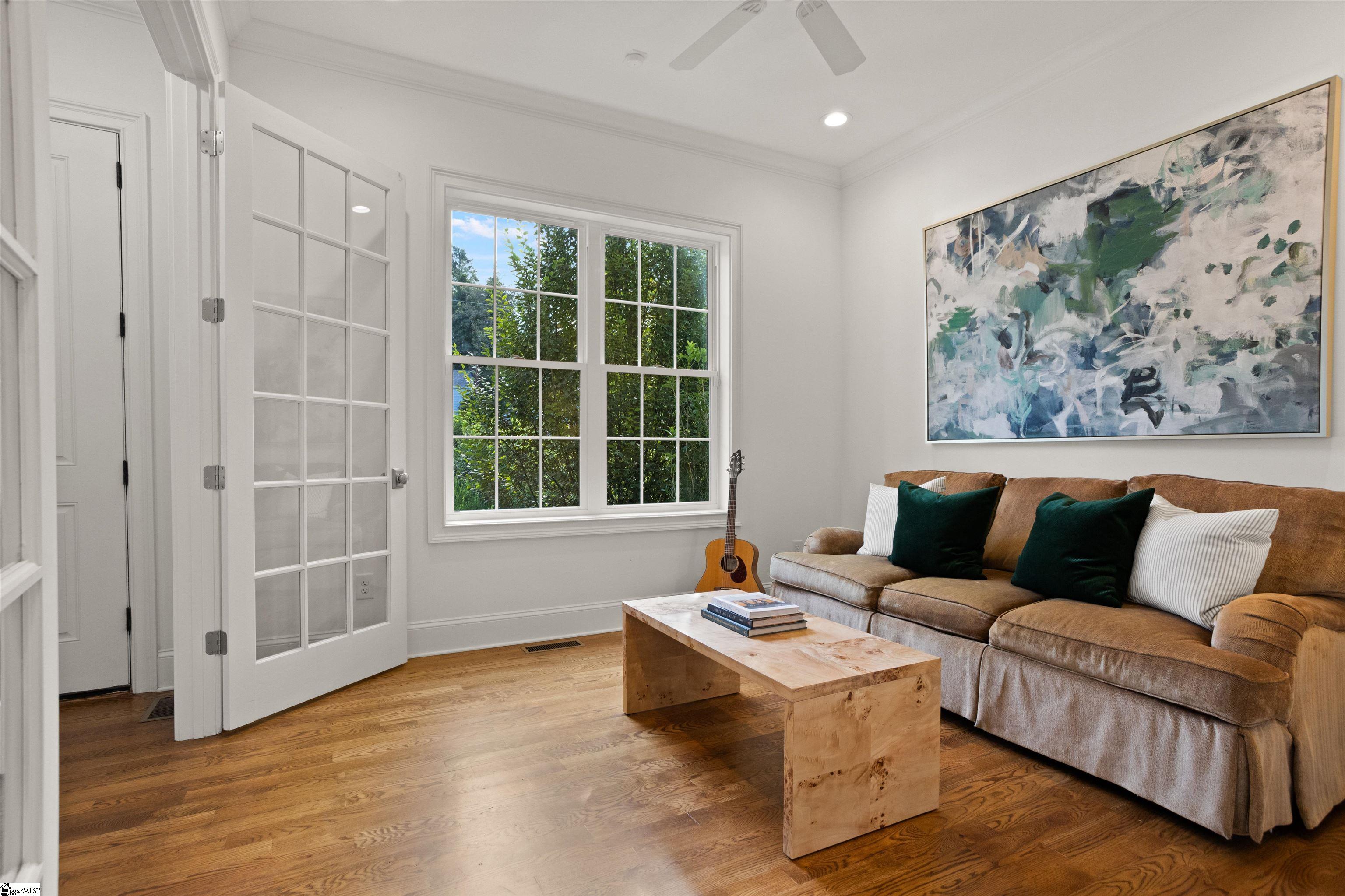 29 Westview Avenue Greenville, SC 29609
