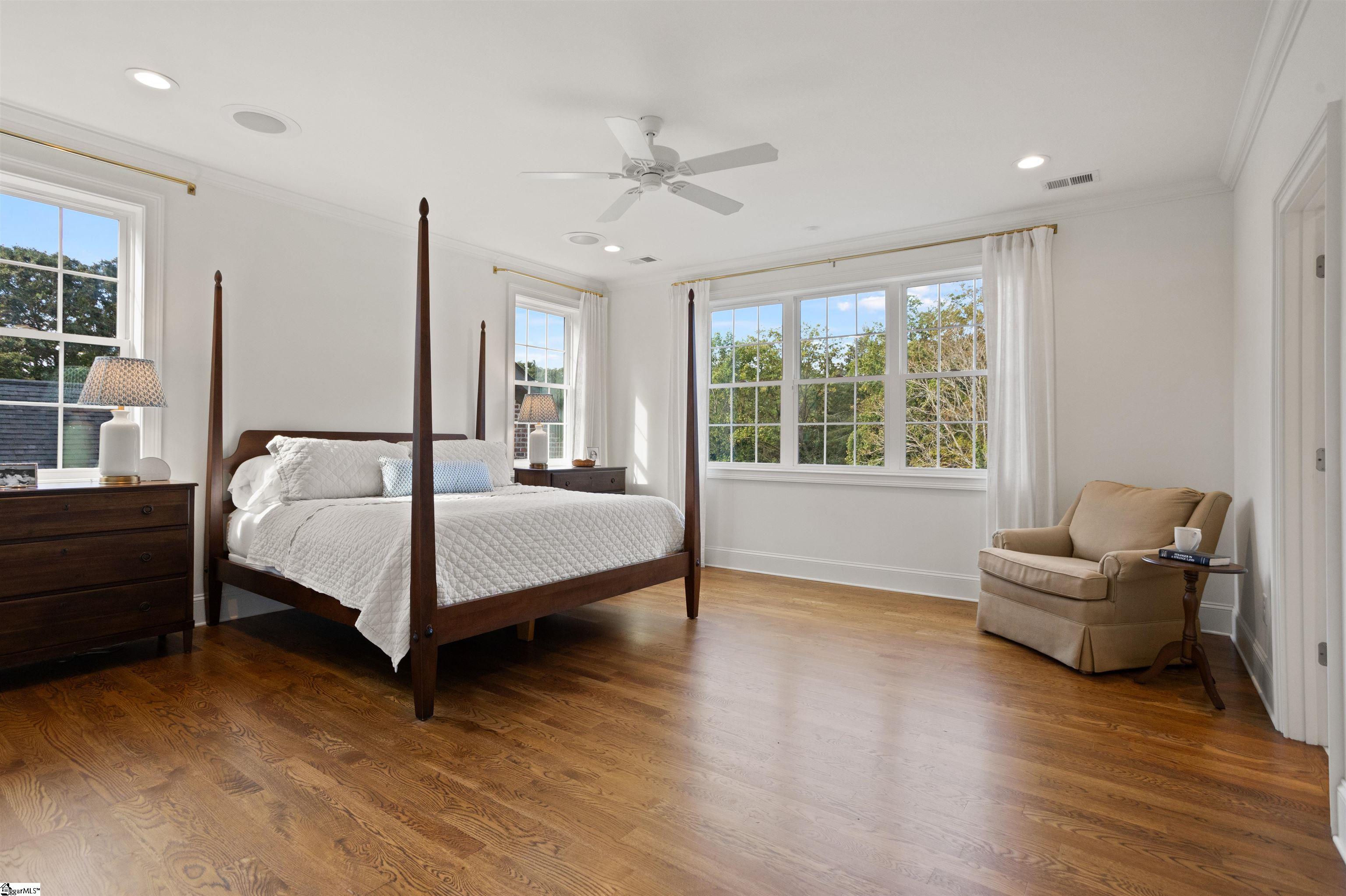 29 Westview Avenue Greenville, SC 29609