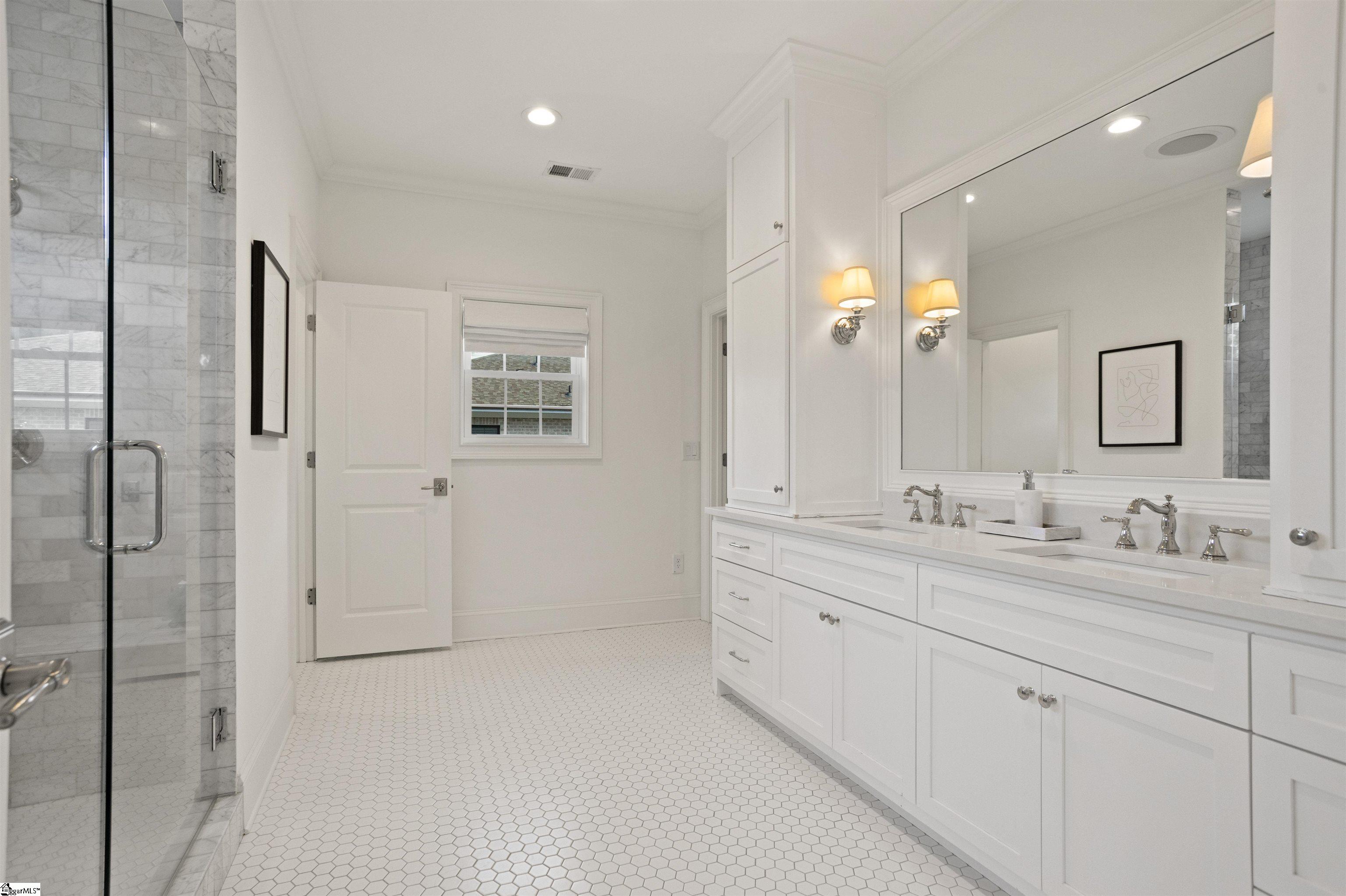 29 Westview Avenue Greenville, SC 29609