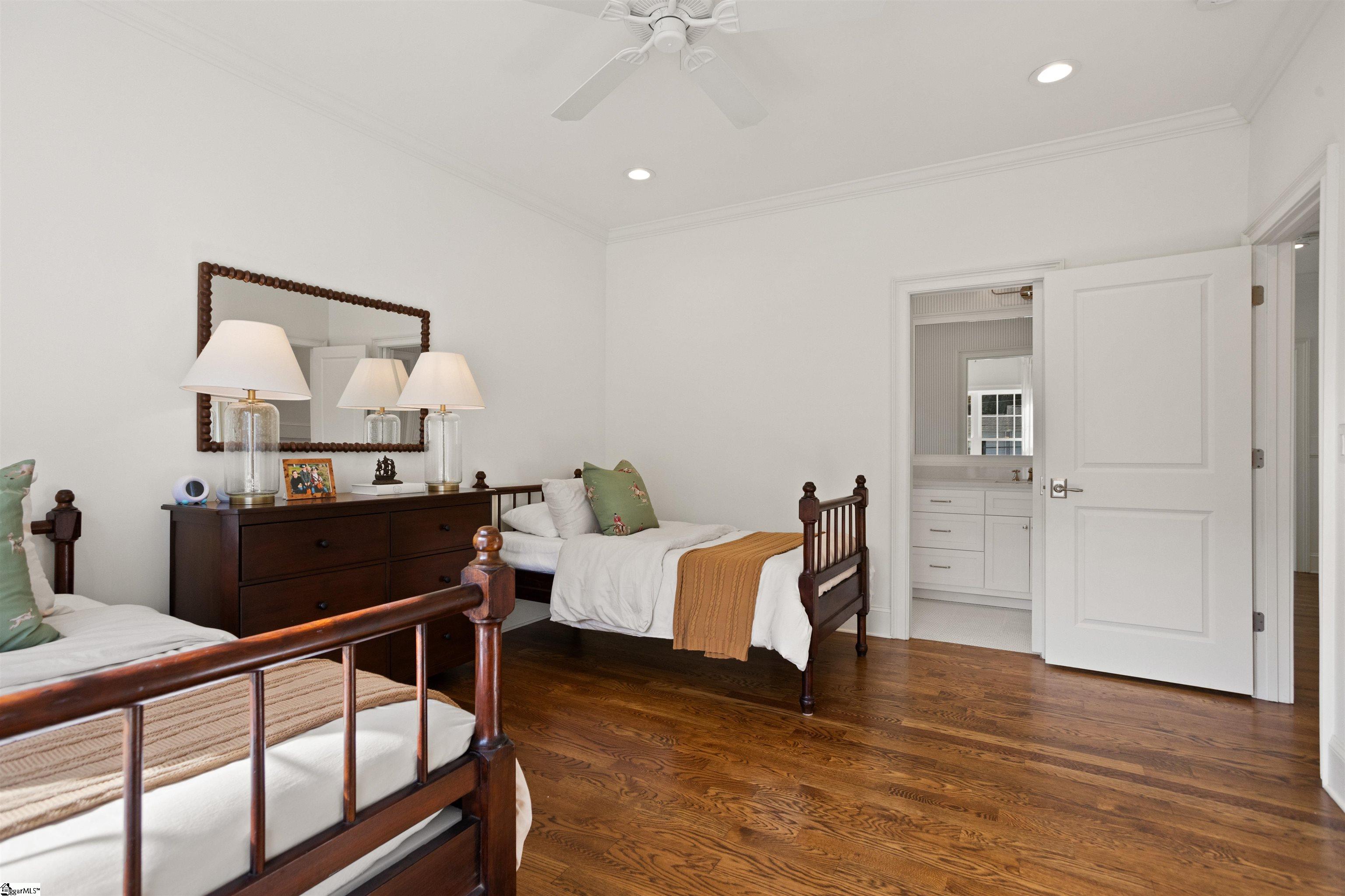 29 Westview Avenue Greenville, SC 29609