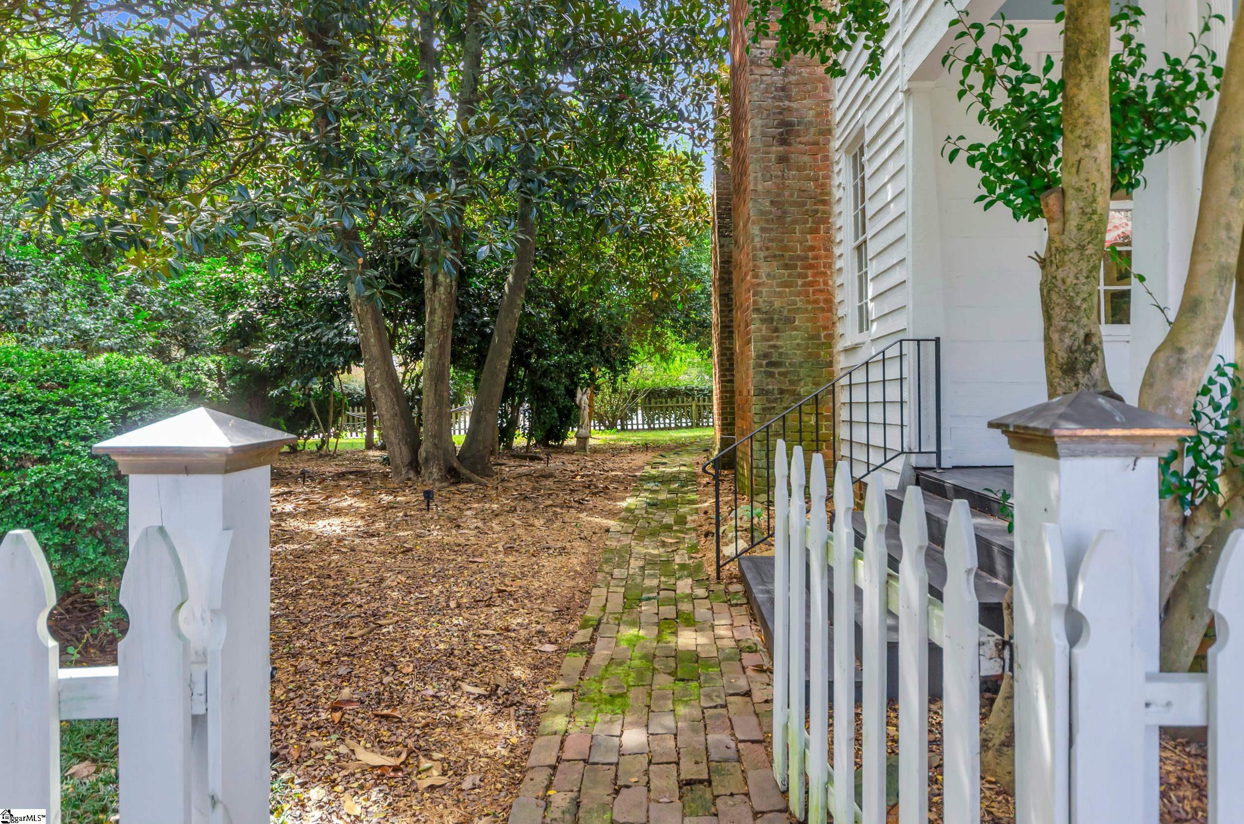 204 S Main Street Abbeville, SC 29620