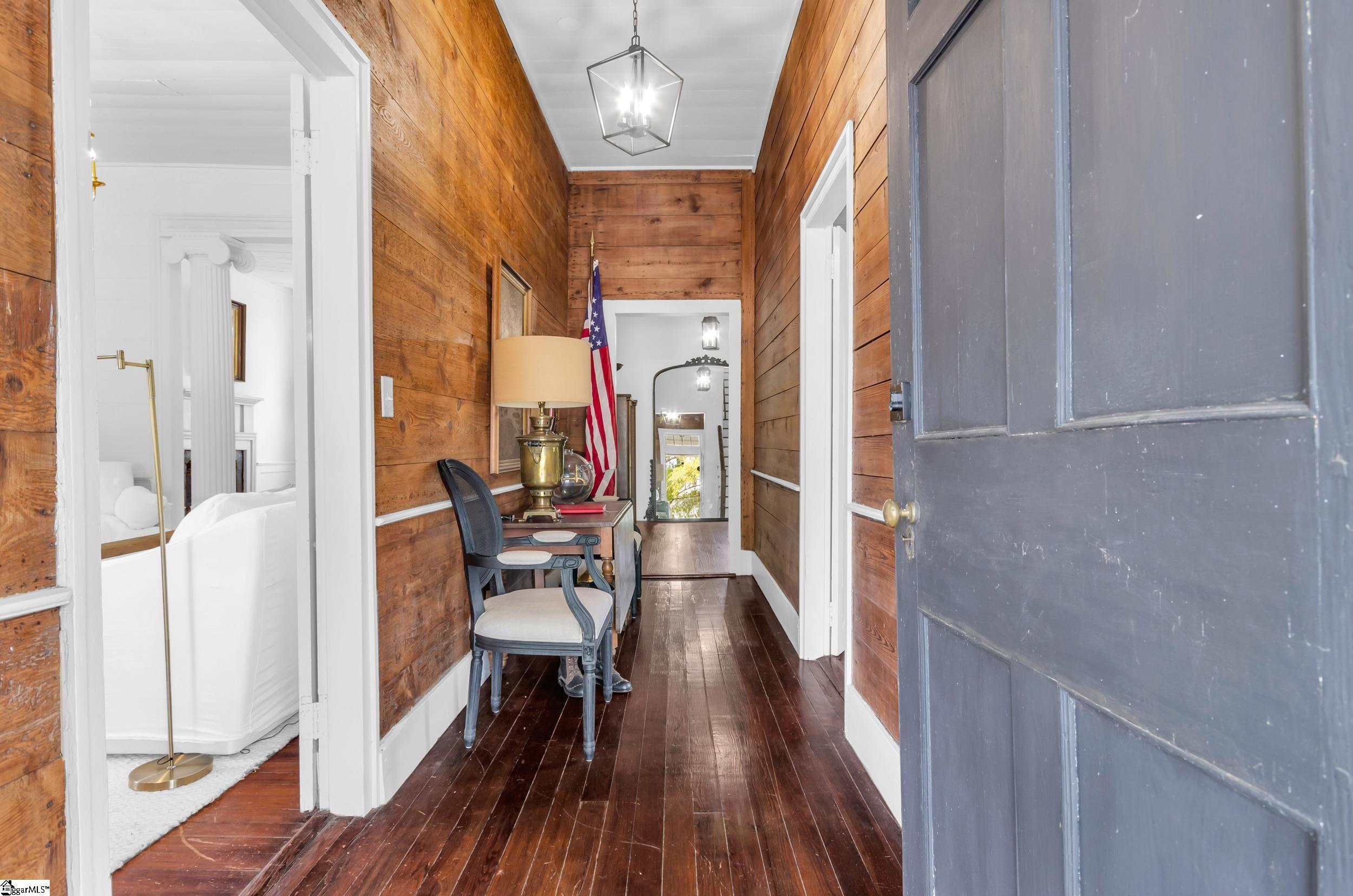 204 S Main Street Abbeville, SC 29620