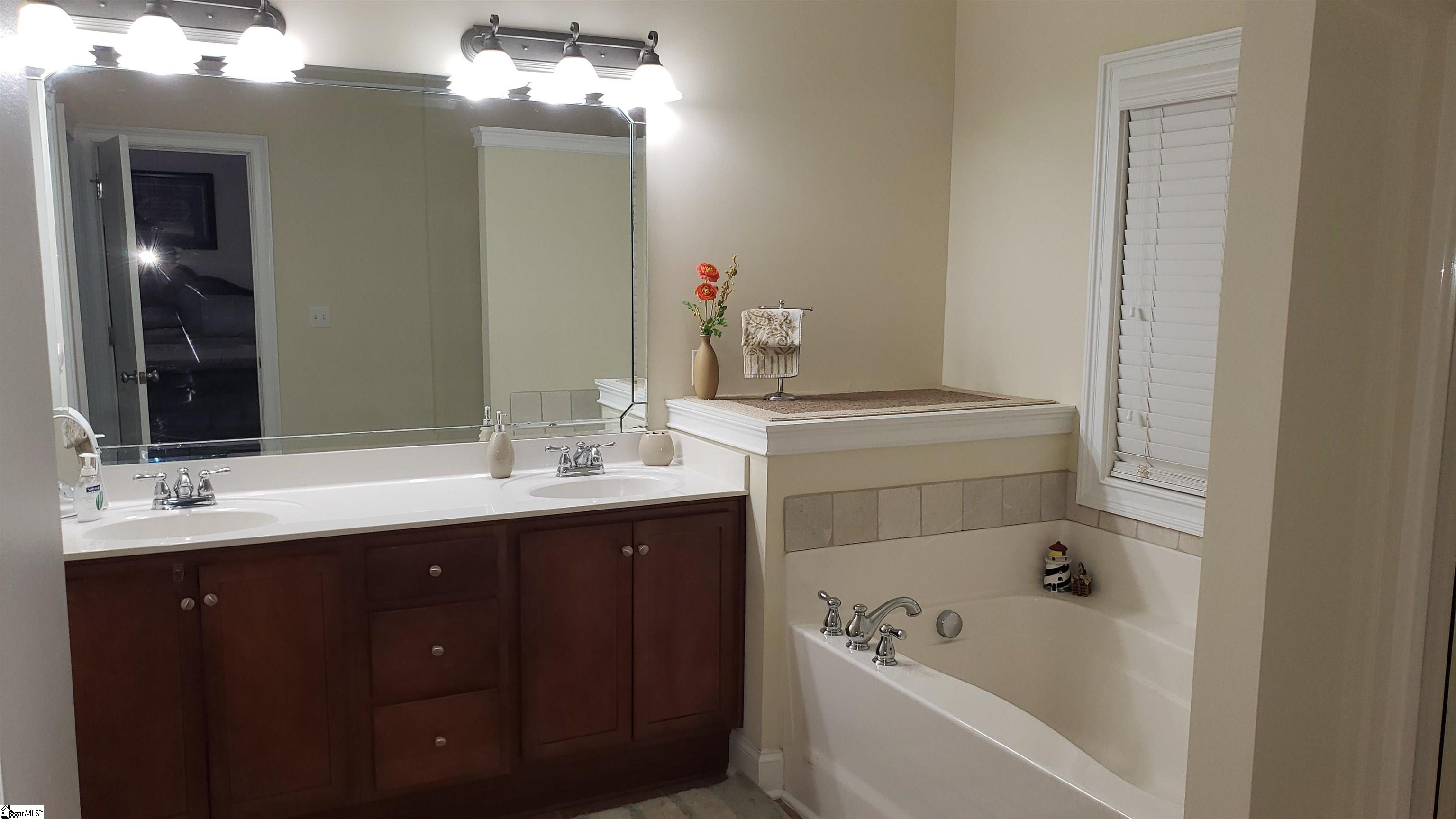 19 Copperdale Drive Simpsonville, SC 29681