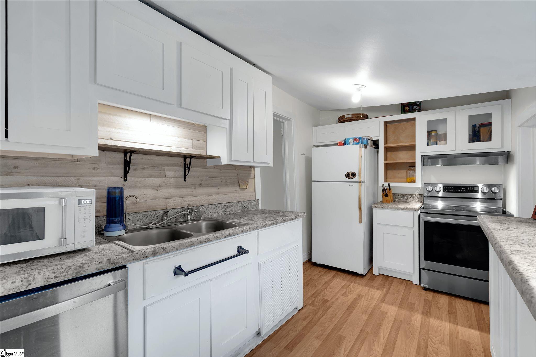 412 Simms School Road Central, SC 29630