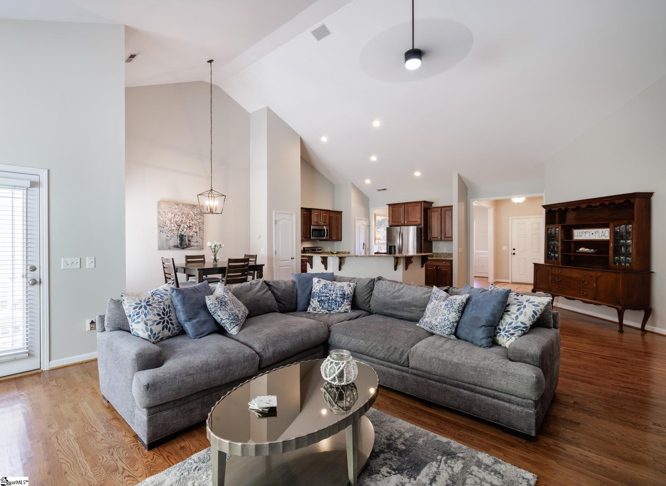 30 Pine Island Drive Simpsonville, SC 29681