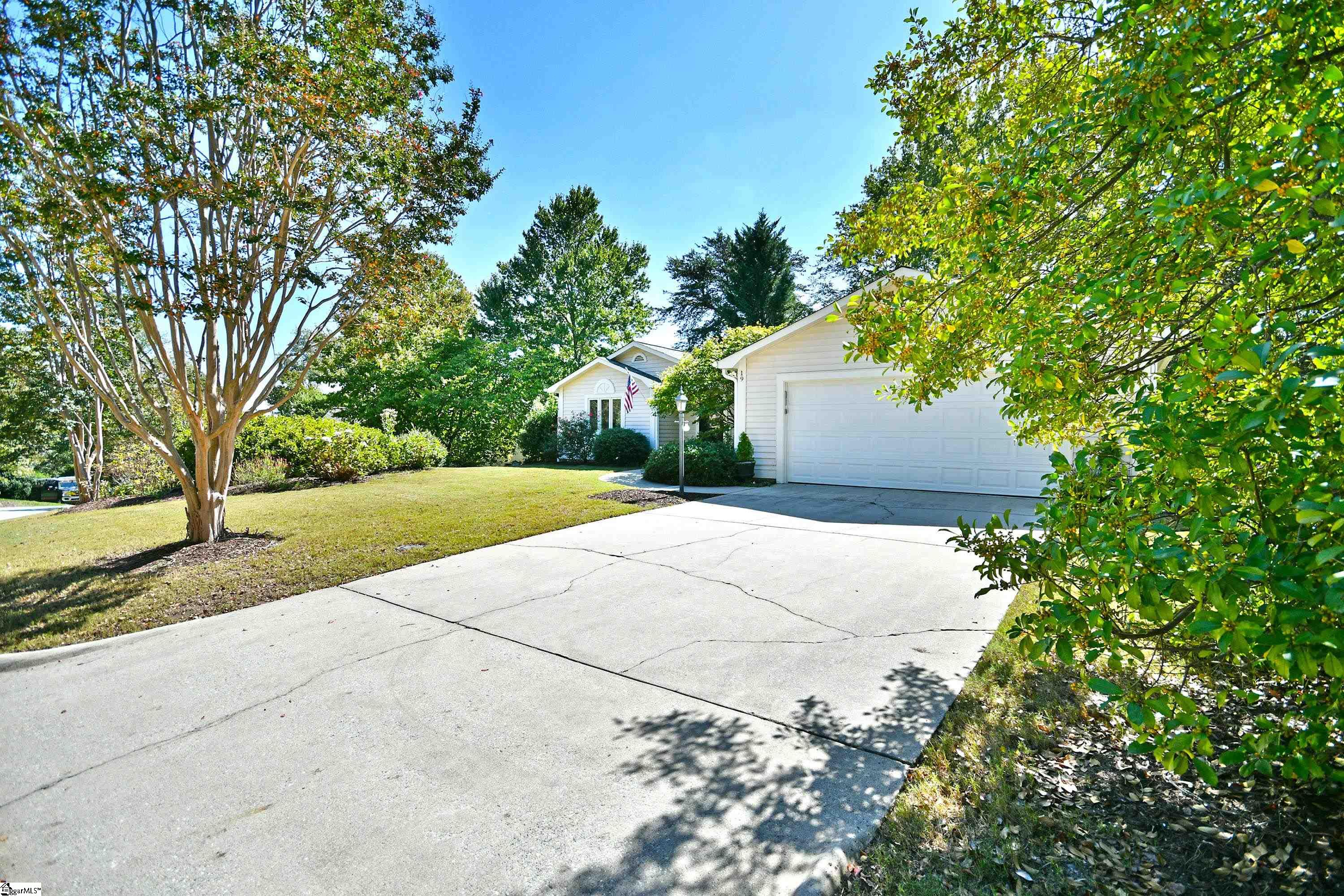 19 Woodtrace Circle Greenville, SC 29615