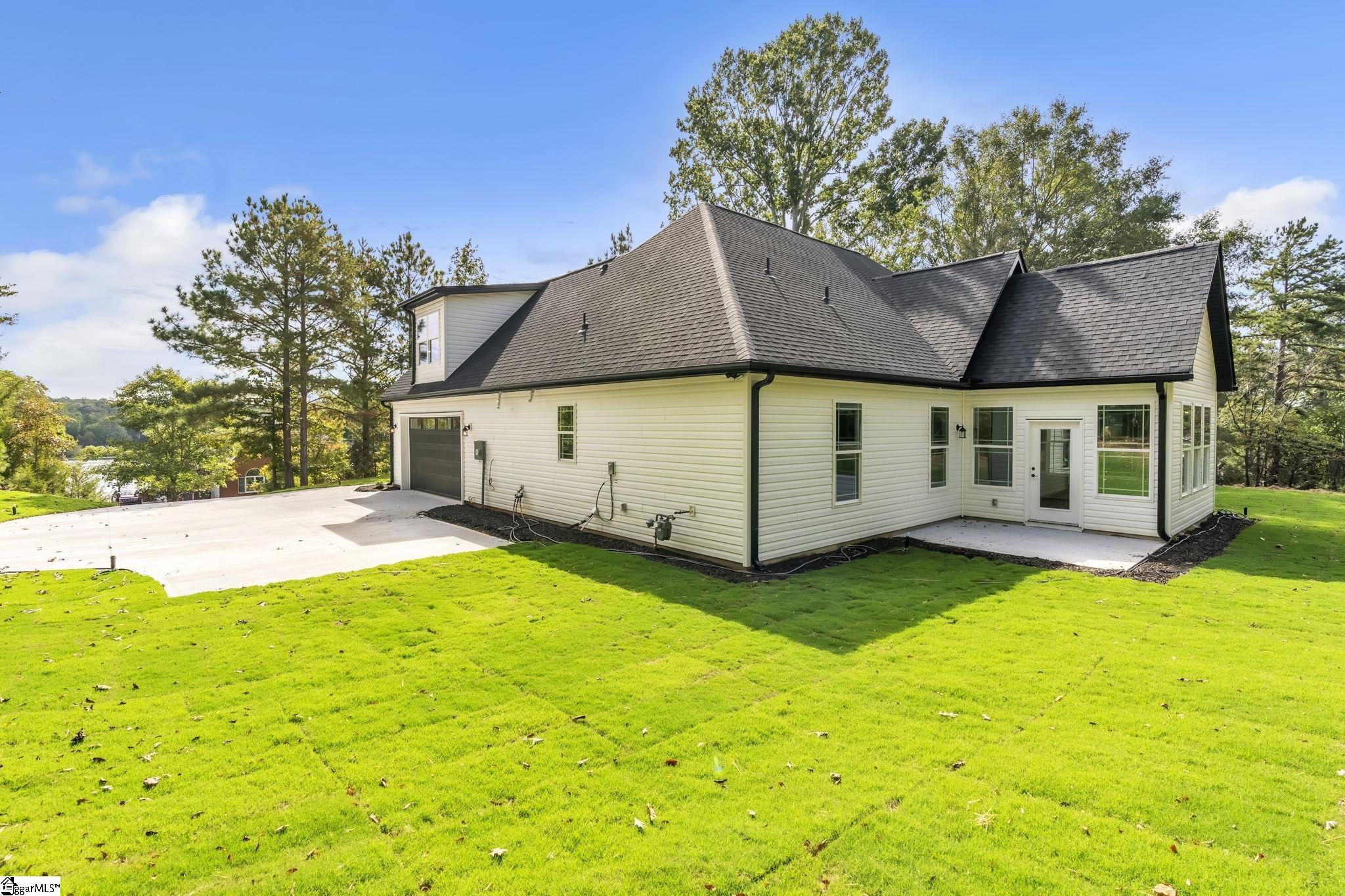 101 E Peninsula Drive Laurens, SC 29360