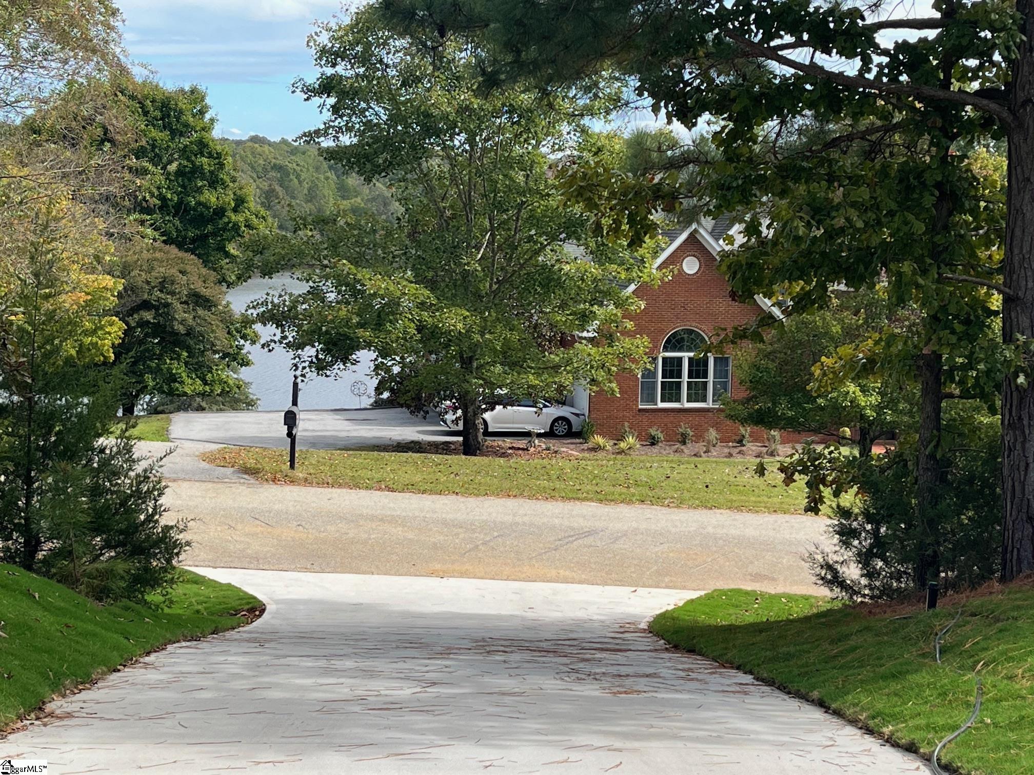 101 E Peninsula Drive Laurens, SC 29360