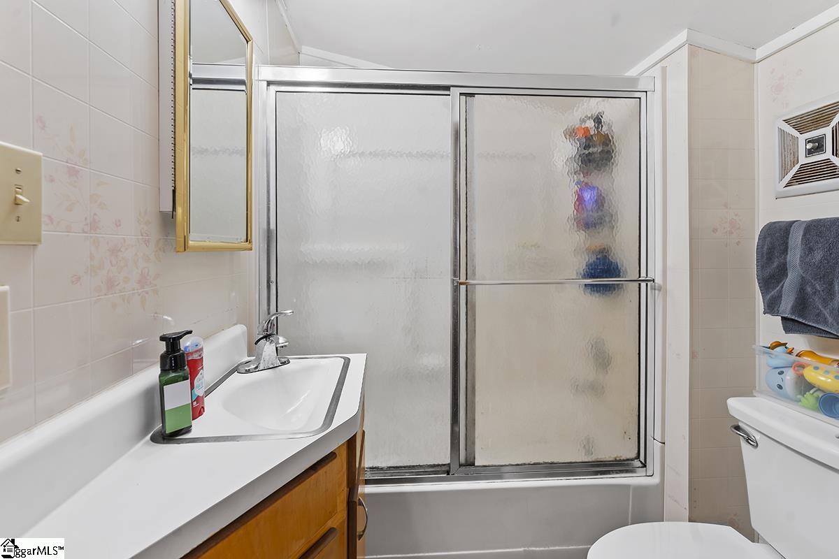 502 Lowell Avenue Greenwood, SC 29646
