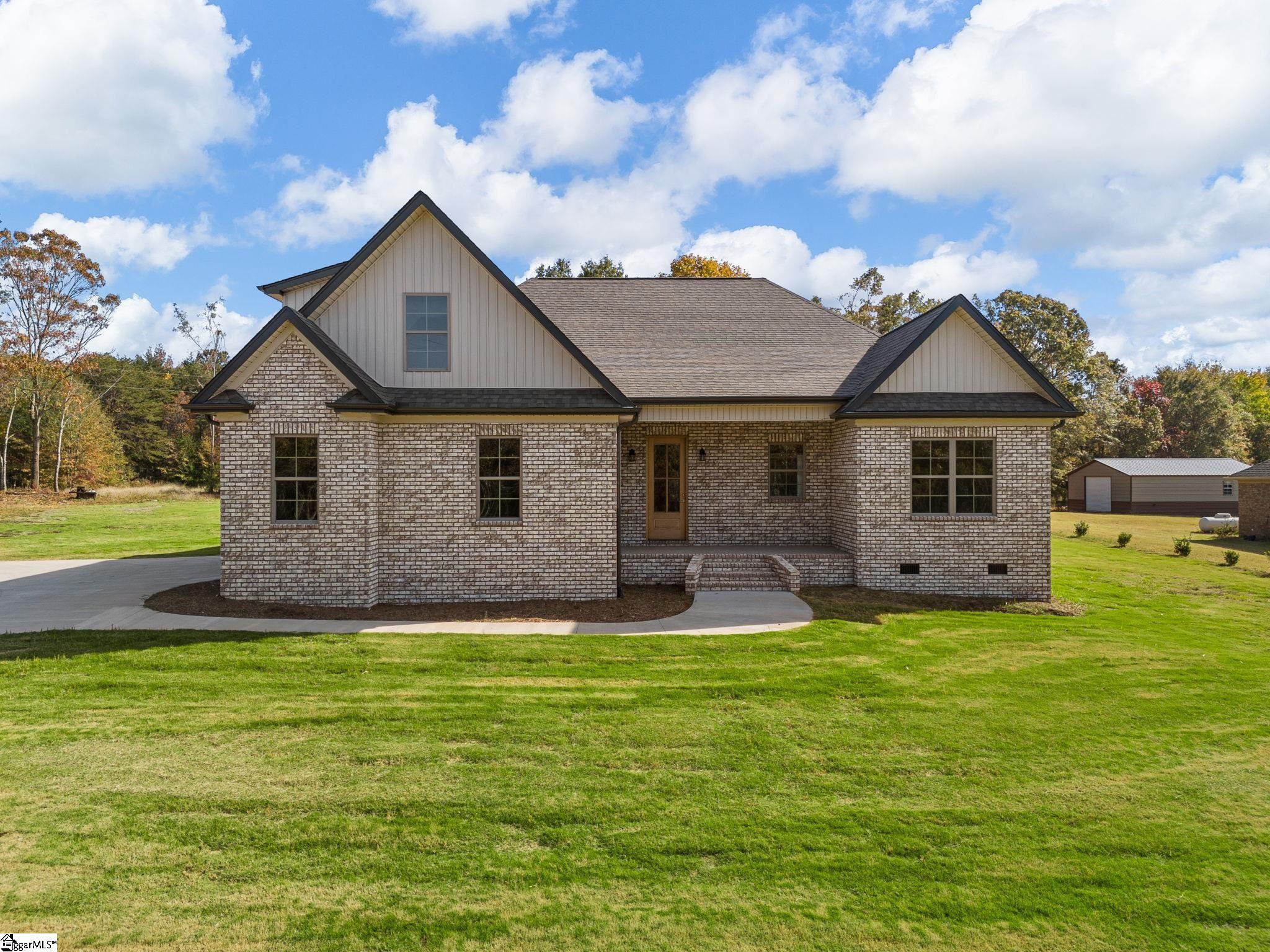 291 Robbins Road Chesnee, SC 29323