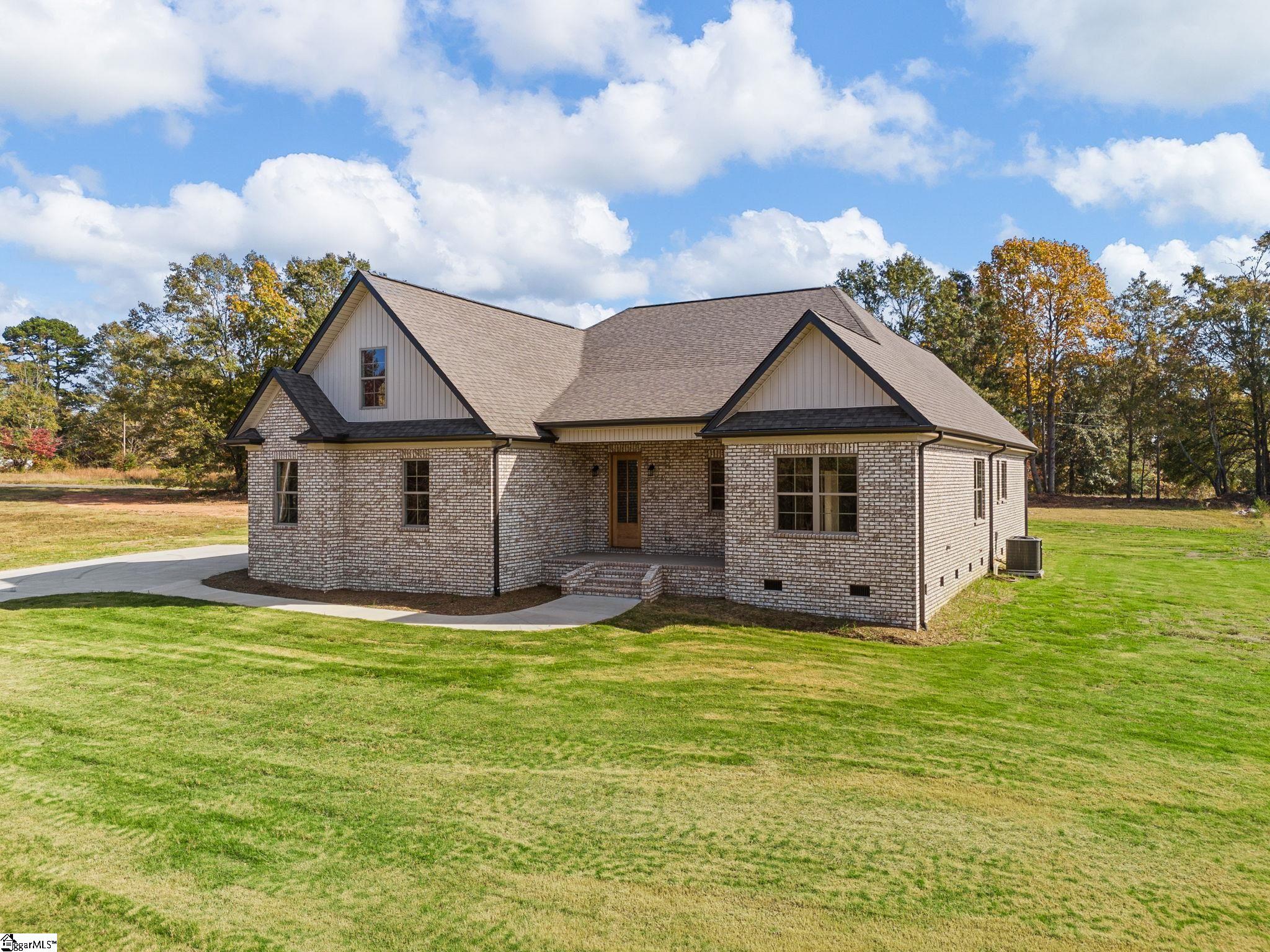 291 Robbins Road Chesnee, SC 29323